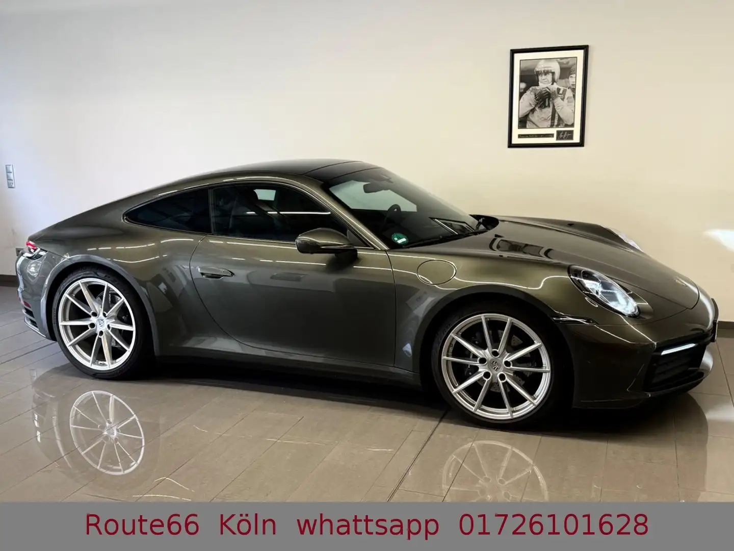 Porsche 992 Carrera 4 . nur 2850km.Approved.NP 162T€ Grün - 1