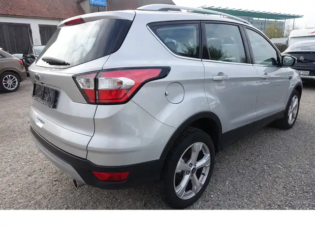 Ford Kuga view 4