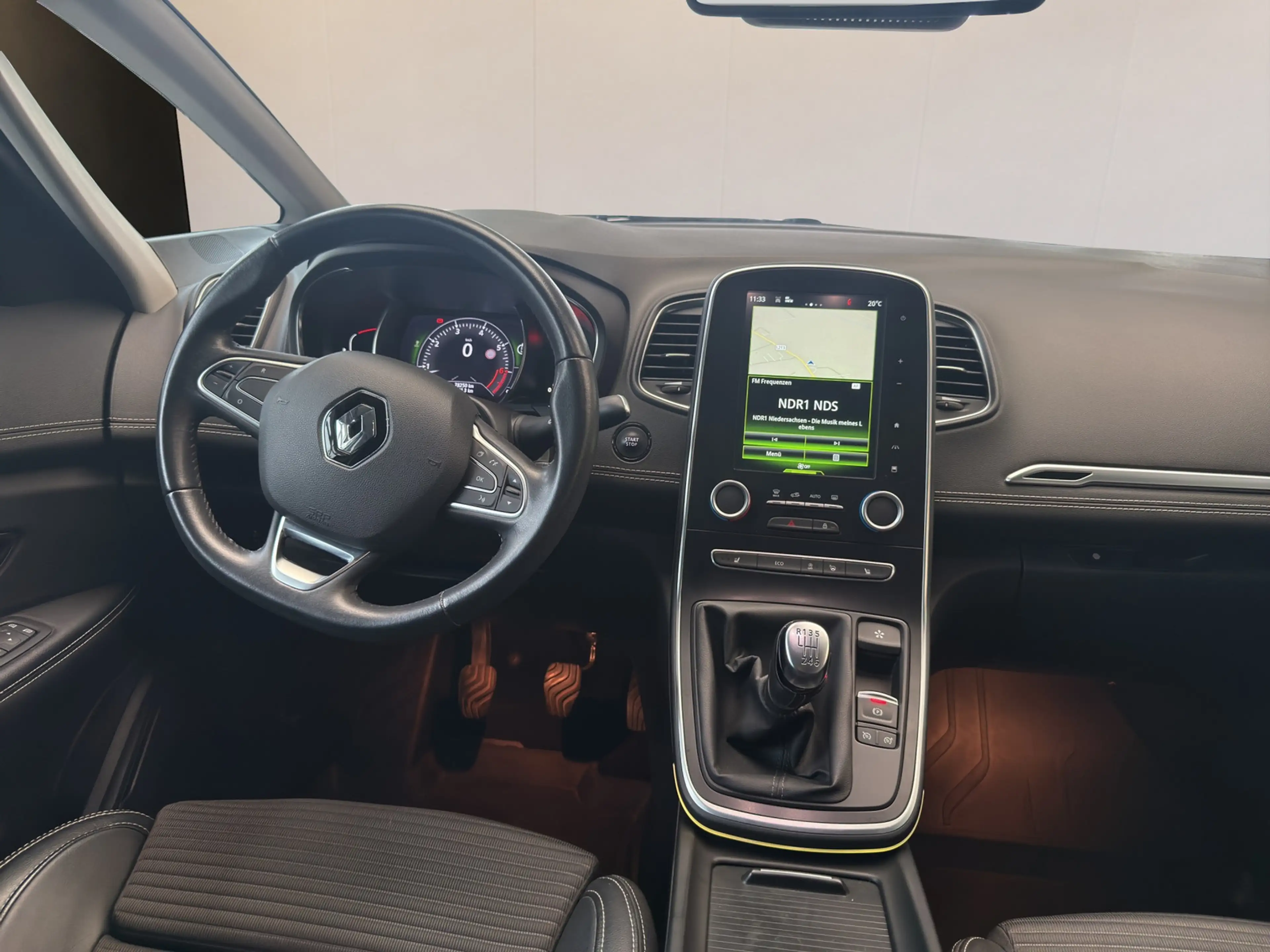 Renault Scenic IV Intens*Pano*Navi*Kamera*Allwetter — photo 11