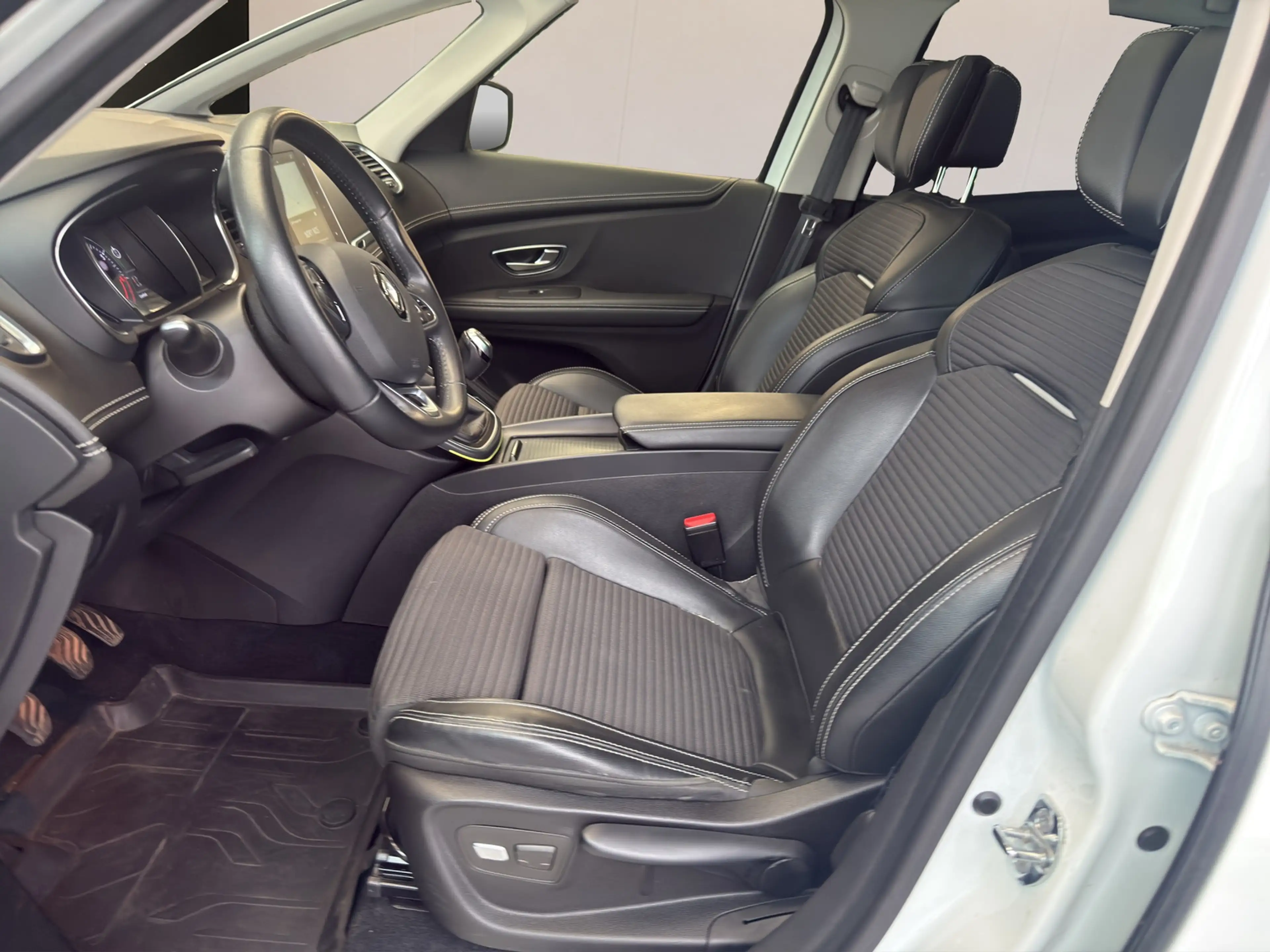 Renault Scenic IV Intens*Pano*Navi*Kamera*Allwetter — photo 7
