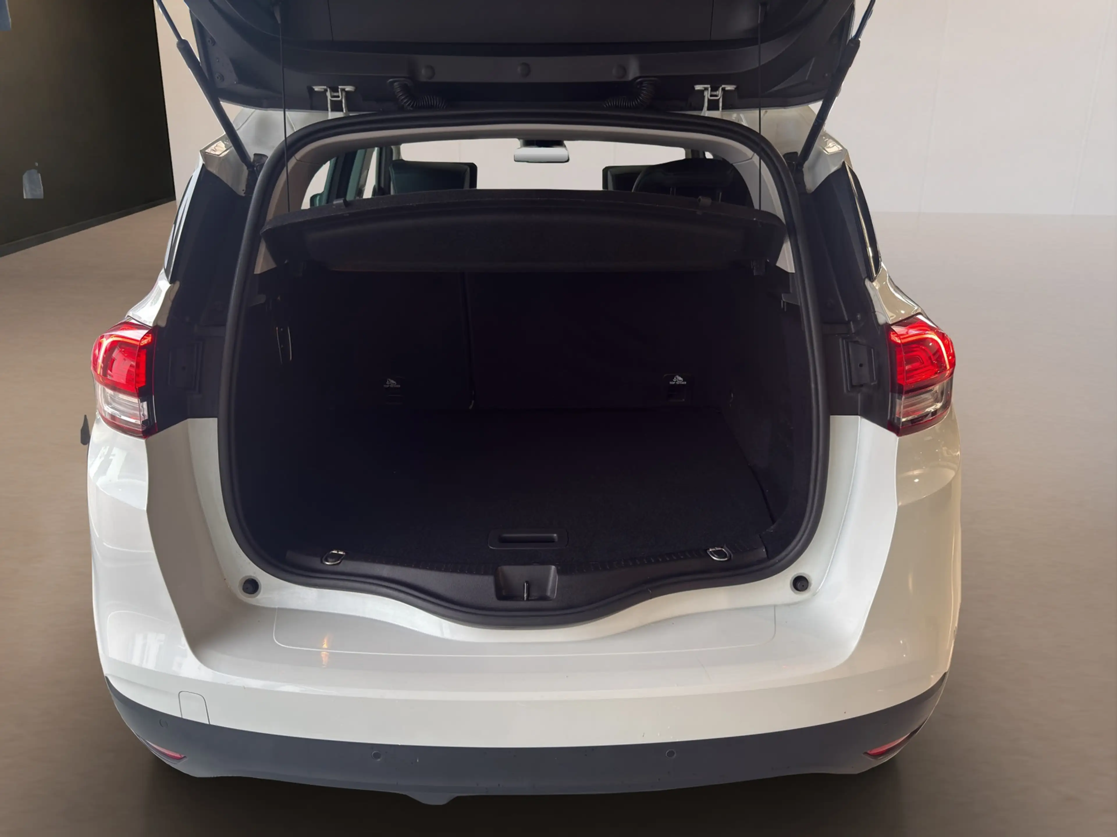 Renault Scenic IV Intens*Pano*Navi*Kamera*Allwetter — photo 12