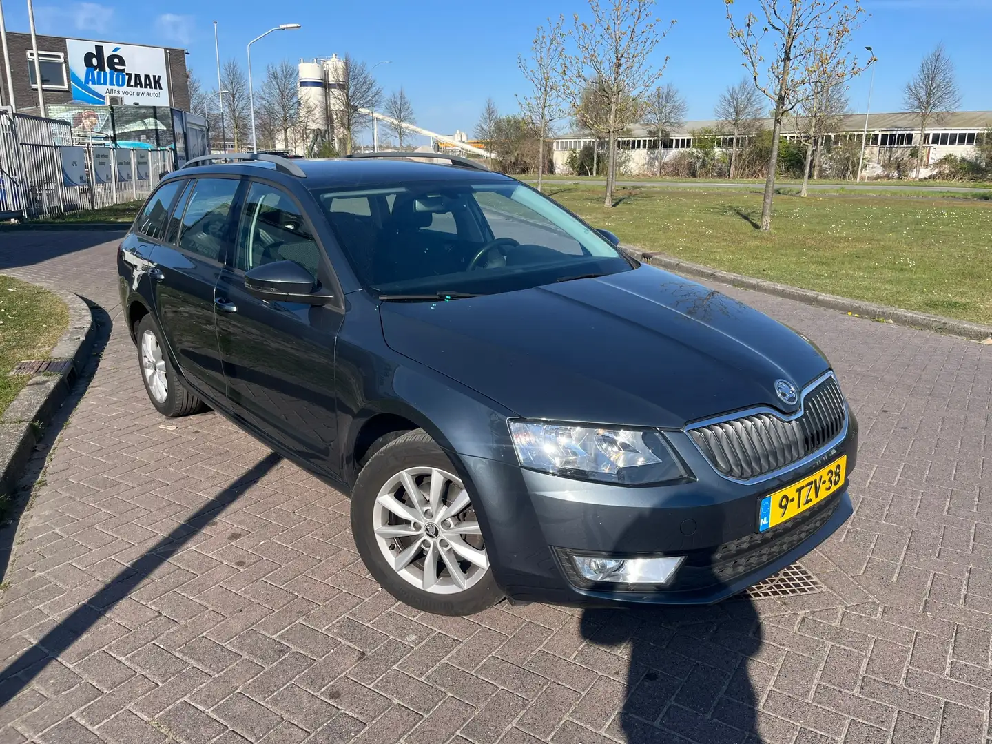 Skoda Octavia Combi 1.4 TSI Ambition Businessline Grijs - 2