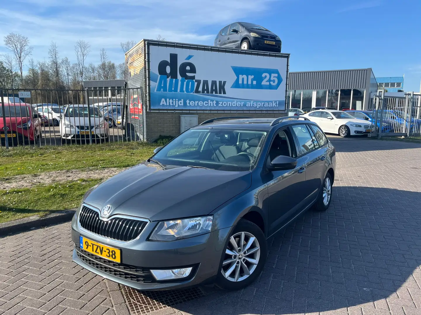 Skoda Octavia Combi 1.4 TSI Ambition Businessline Grijs - 1