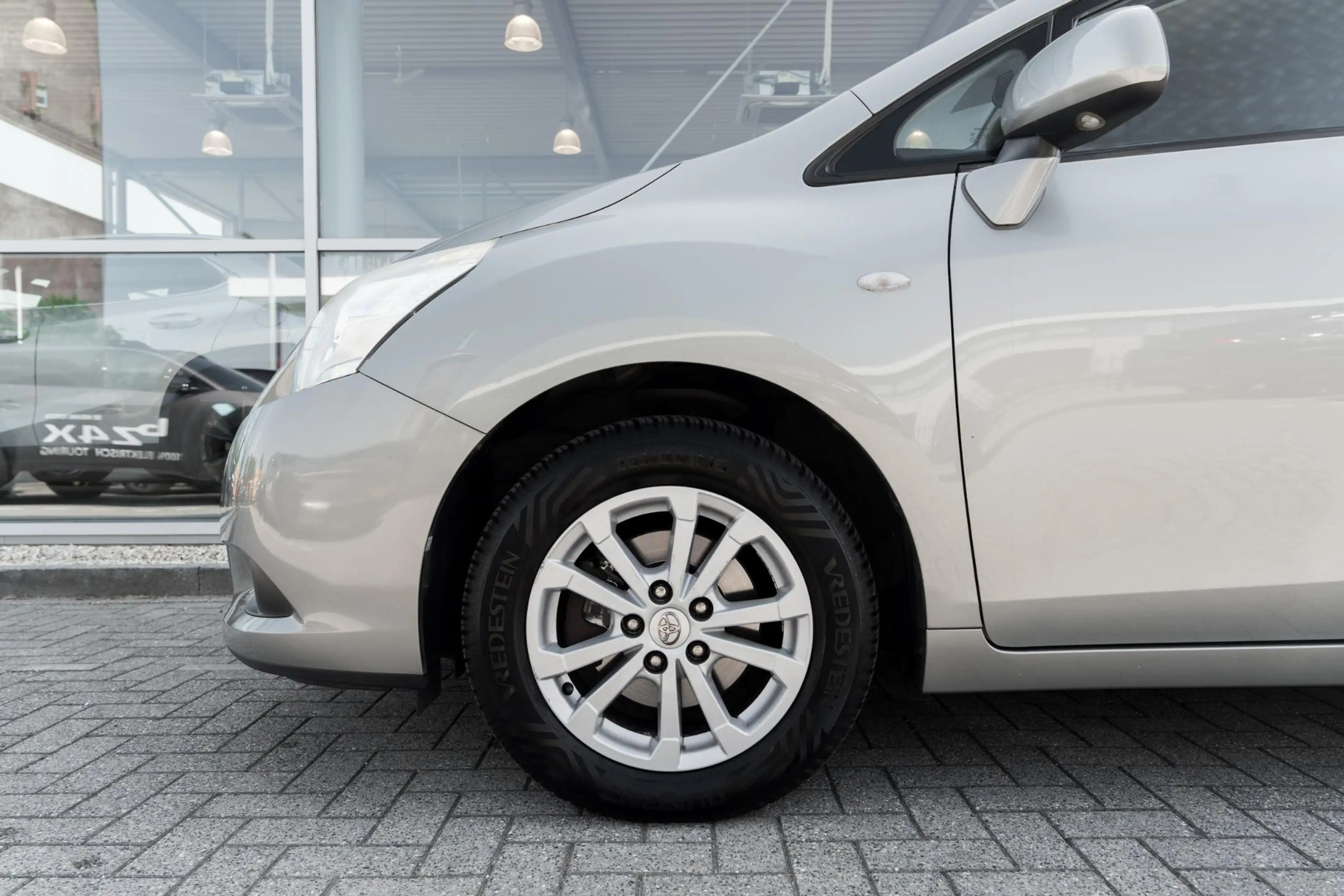 Toyota Verso 1.6 VVT-i Aspiration — photo 10