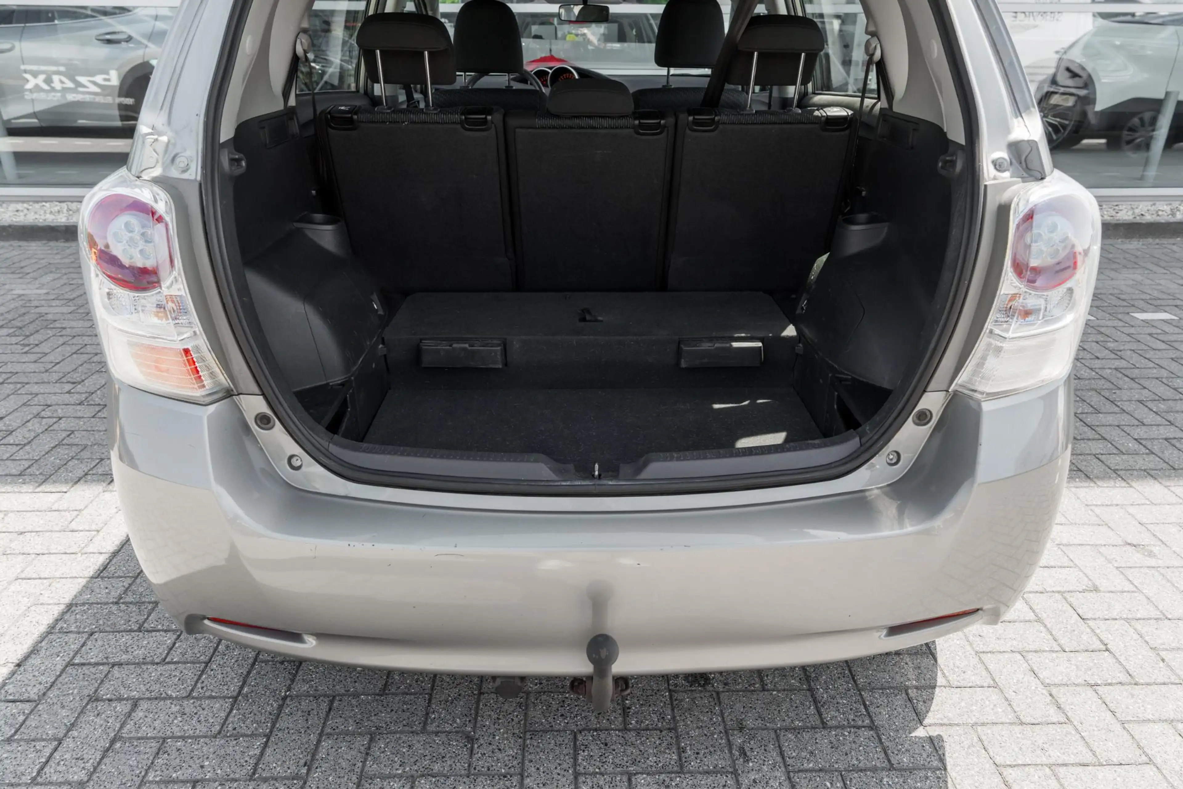 Toyota Verso 1.6 VVT-i Aspiration — photo 15