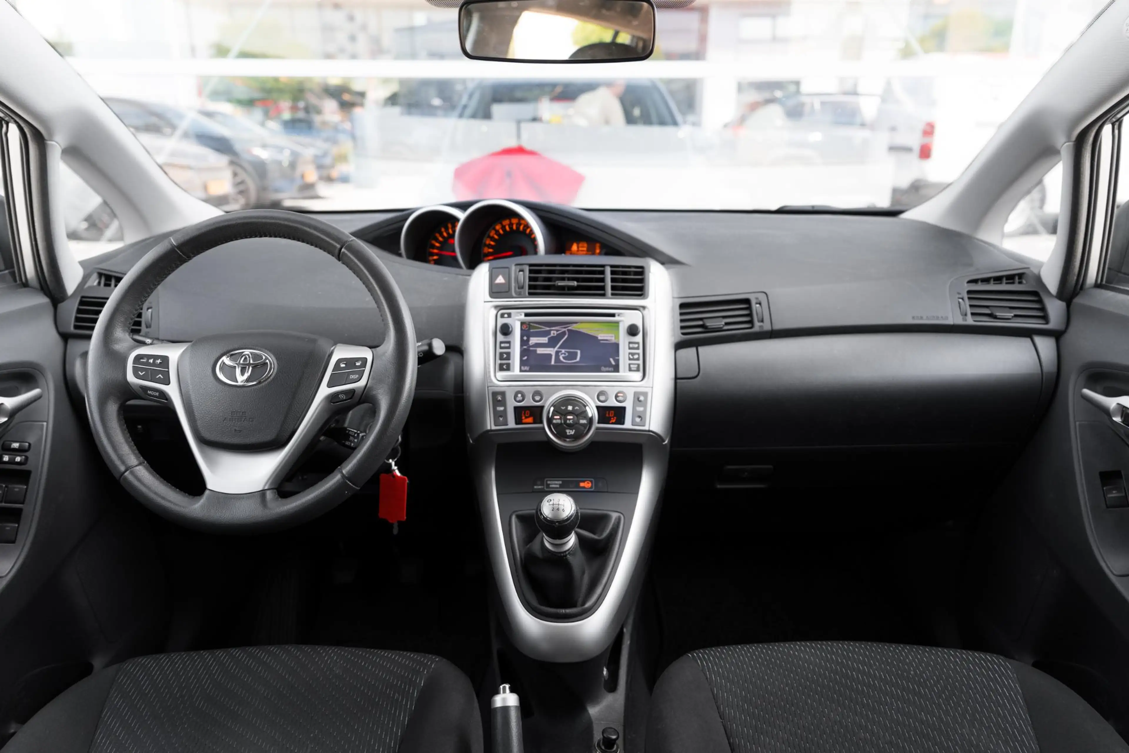 Toyota Verso 1.6 VVT-i Aspiration — photo 4