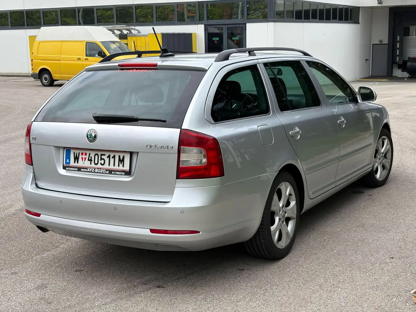 Skoda Octavia Combi 1,6 Elegance TDI CR DPF Silber - 1