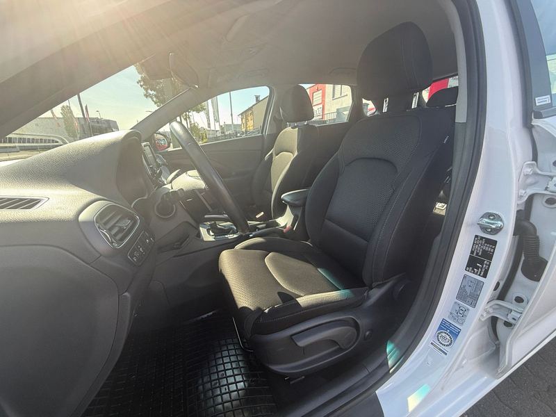 Hyundai i30 Trend Aut. Navi Keyless R.KameraFINANZIERUNG — photo 11
