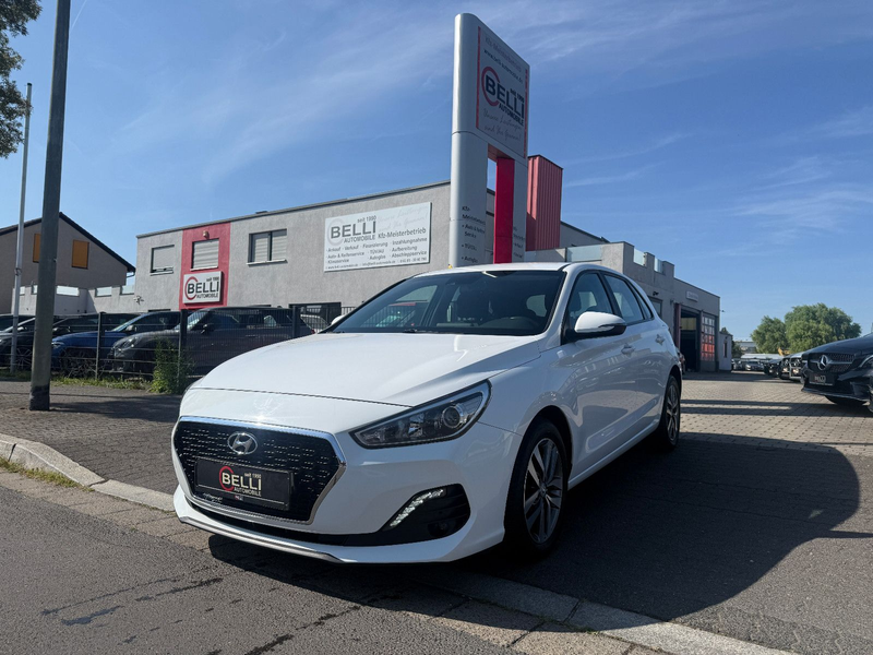 Hyundai i30 Trend Aut. Navi Keyless R.KameraFINANZIERUNG