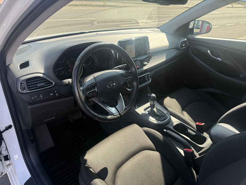 Hyundai i30 Trend Aut. Navi Keyless R.KameraFINANZIERUNG — photo 10