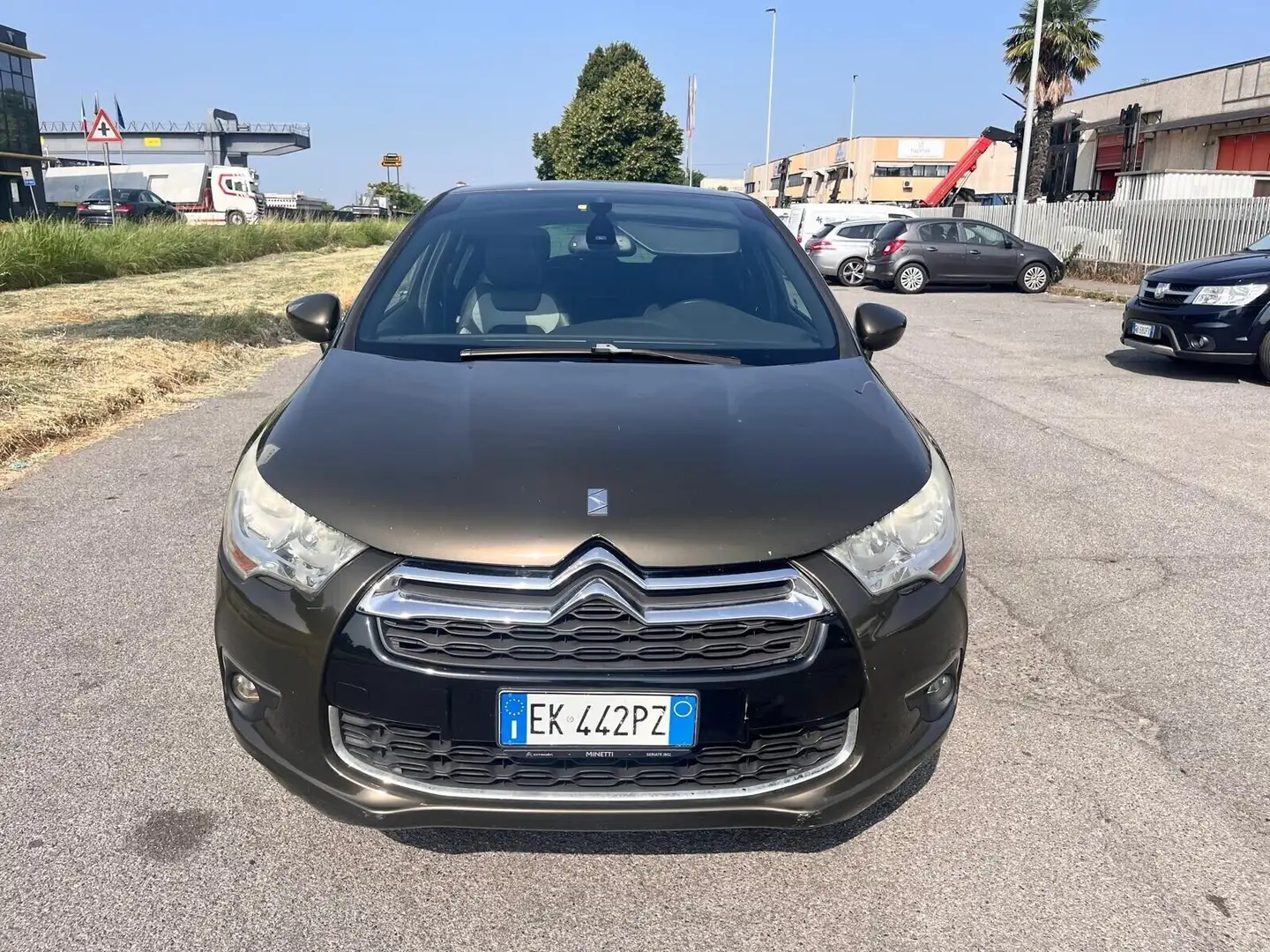 DS Automobiles DS 4 DS 4 1.6 e-HDi 110 airdream Chic Or - 2