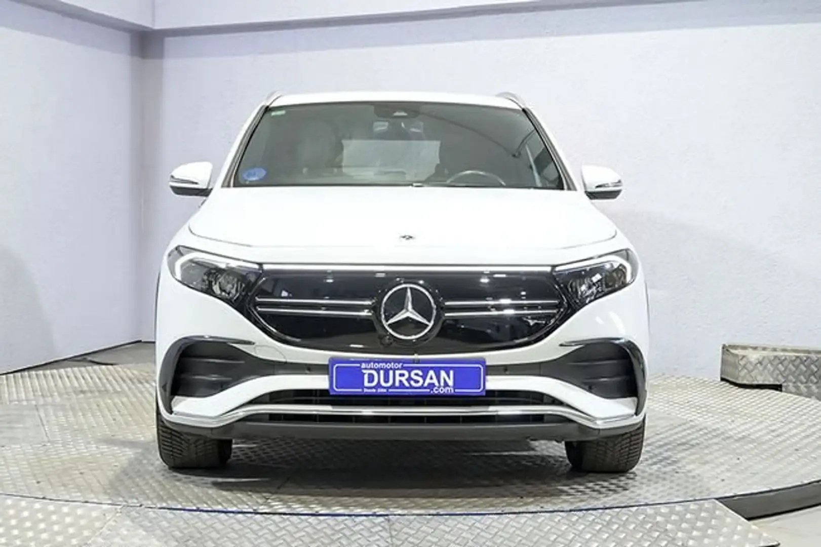 Mercedes-Benz EQA 300 4MATIC Gris - 2