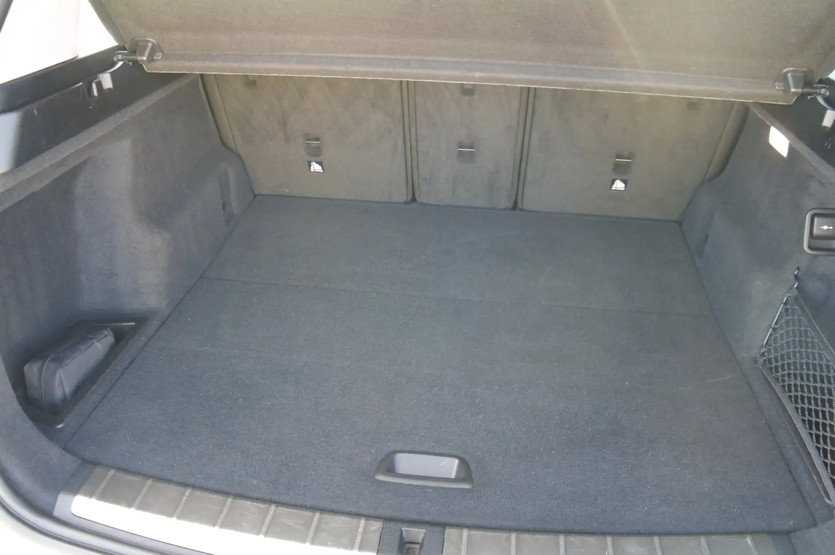 BMW X1 xDrive18d Weiß - 2