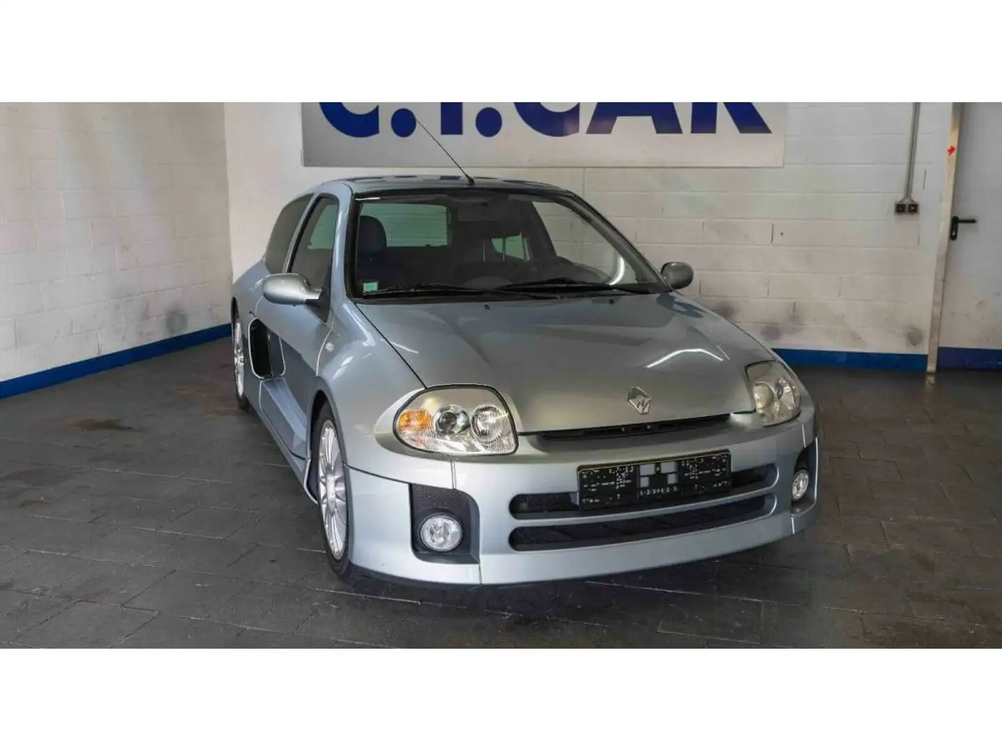 Renault Clio II 3.0 V6 Sport Gris - 2