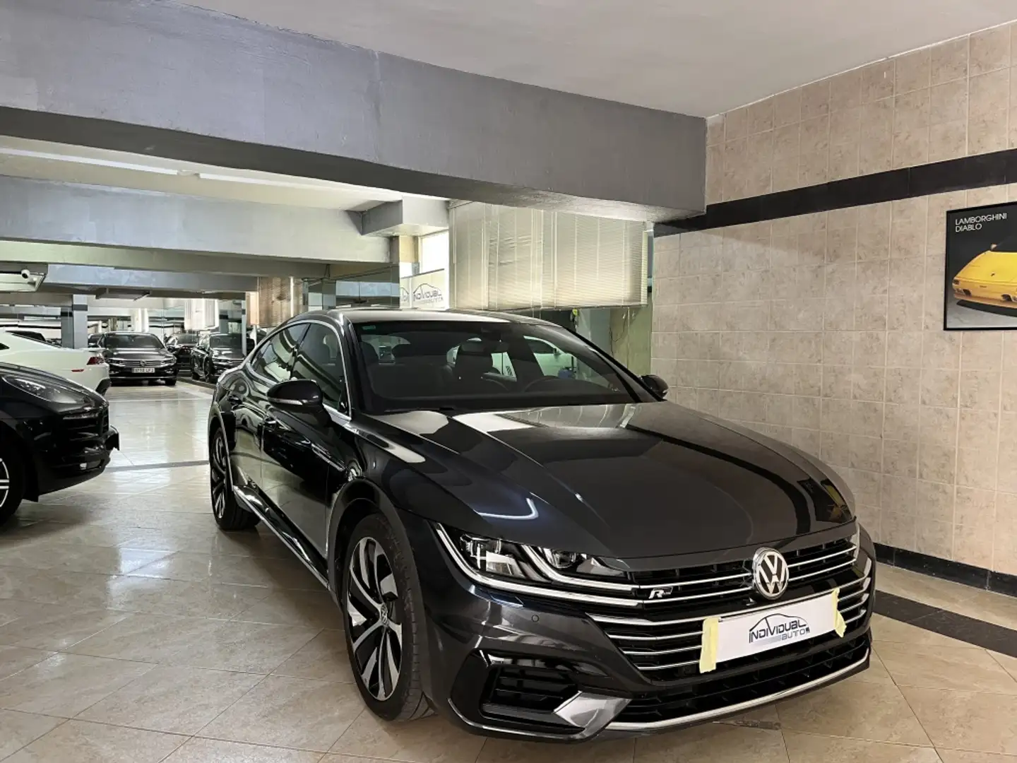 Volkswagen Arteon 2.0TDI R-Line DSG7 110kW Grau - 2