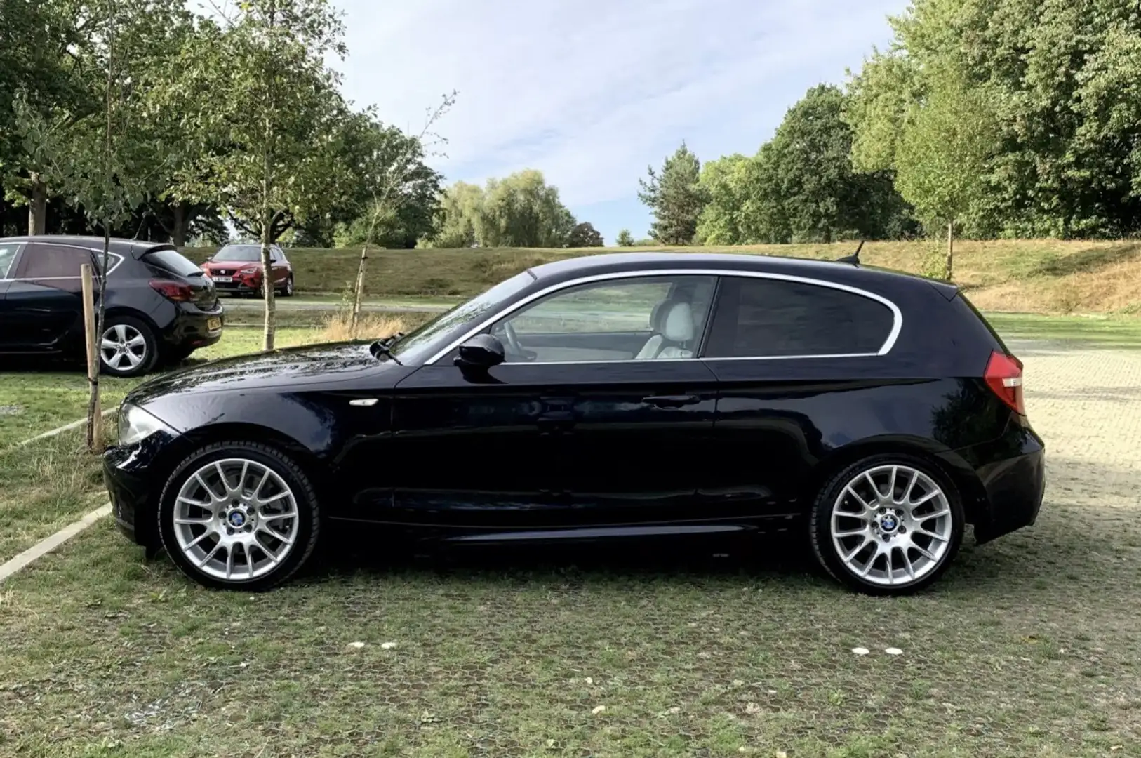 BMW 130 BMW 130i LE M Sport | Manual | N52 6-Cyl | RHD UK - 1