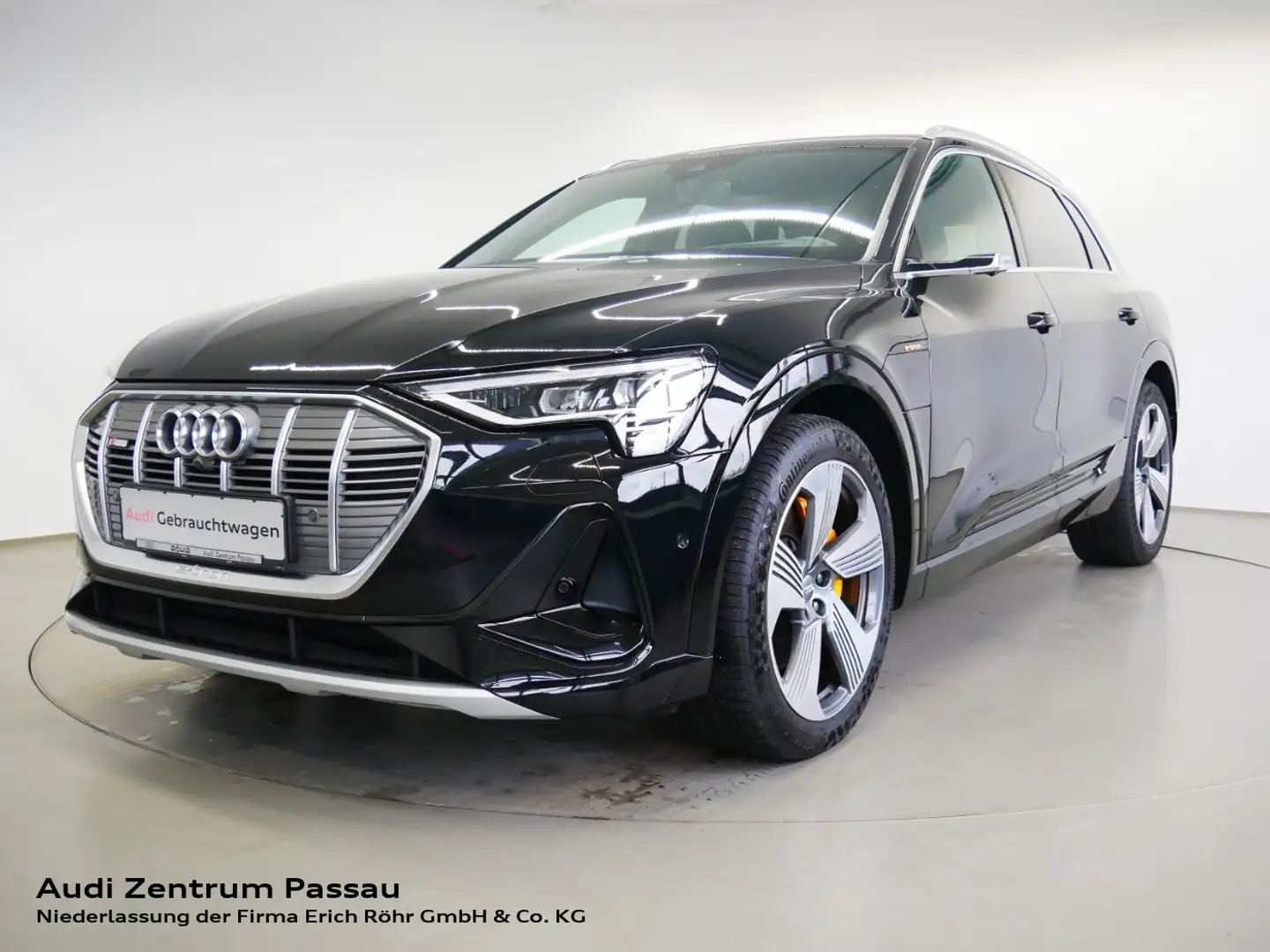 Audi e-tron 55 quattro MATRIX AHK PANO HEAD-UP virt. Cock. Zwart - 1