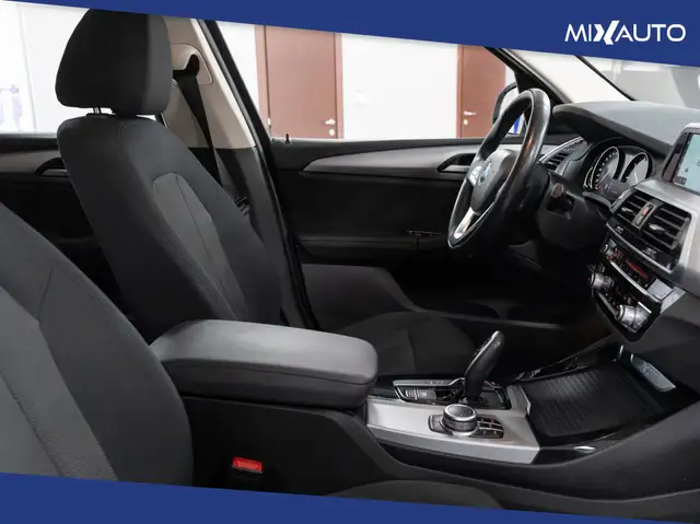 BMW X3 view 14