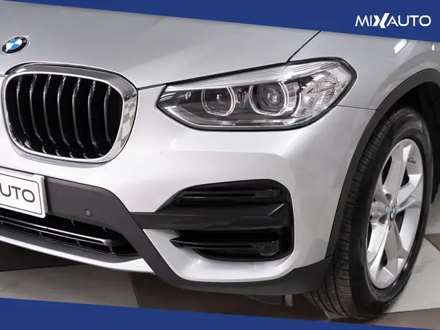BMW X3 view 9
