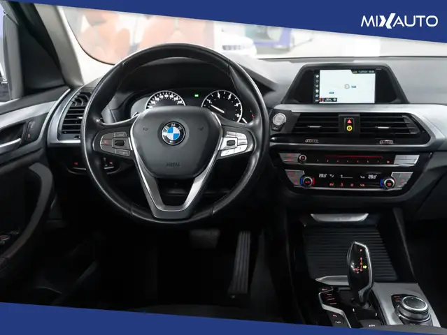 BMW X3 view 11