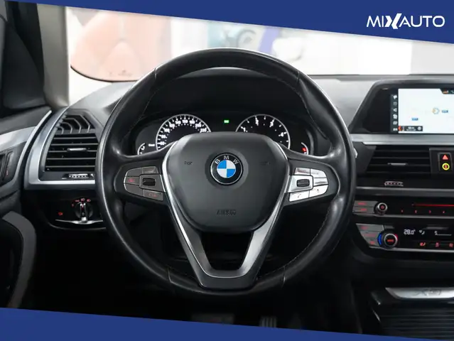 BMW X3 view 12