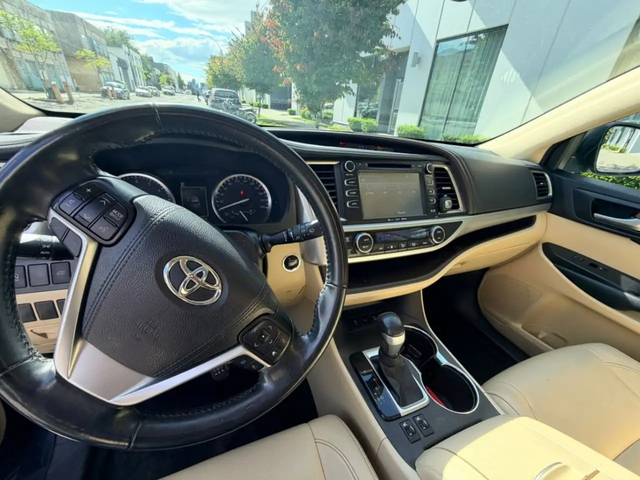 Toyota Highlander снимка Toyota Highlander