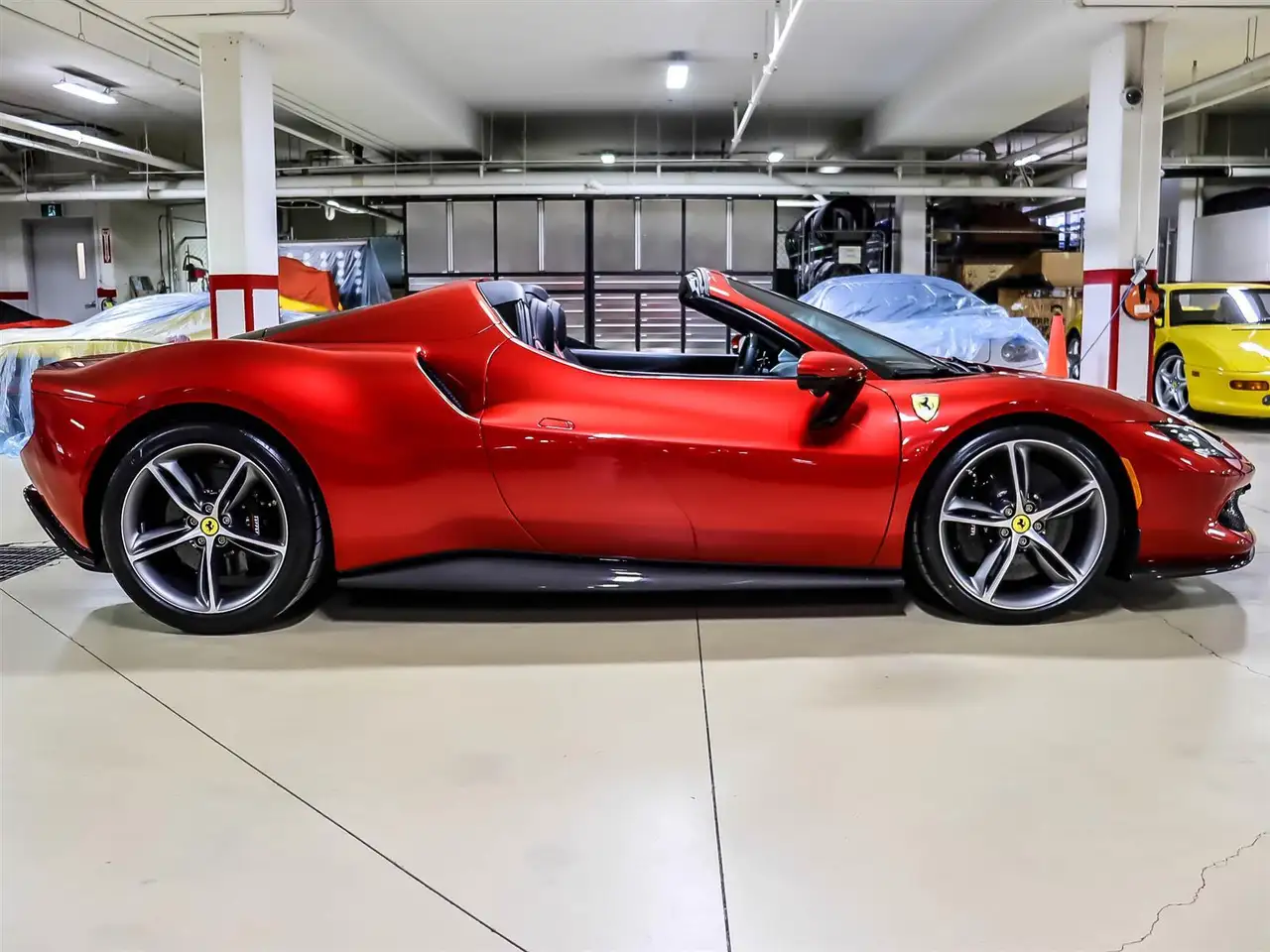 Ferrari 296 GTS снимка Ferrari 296 GTS