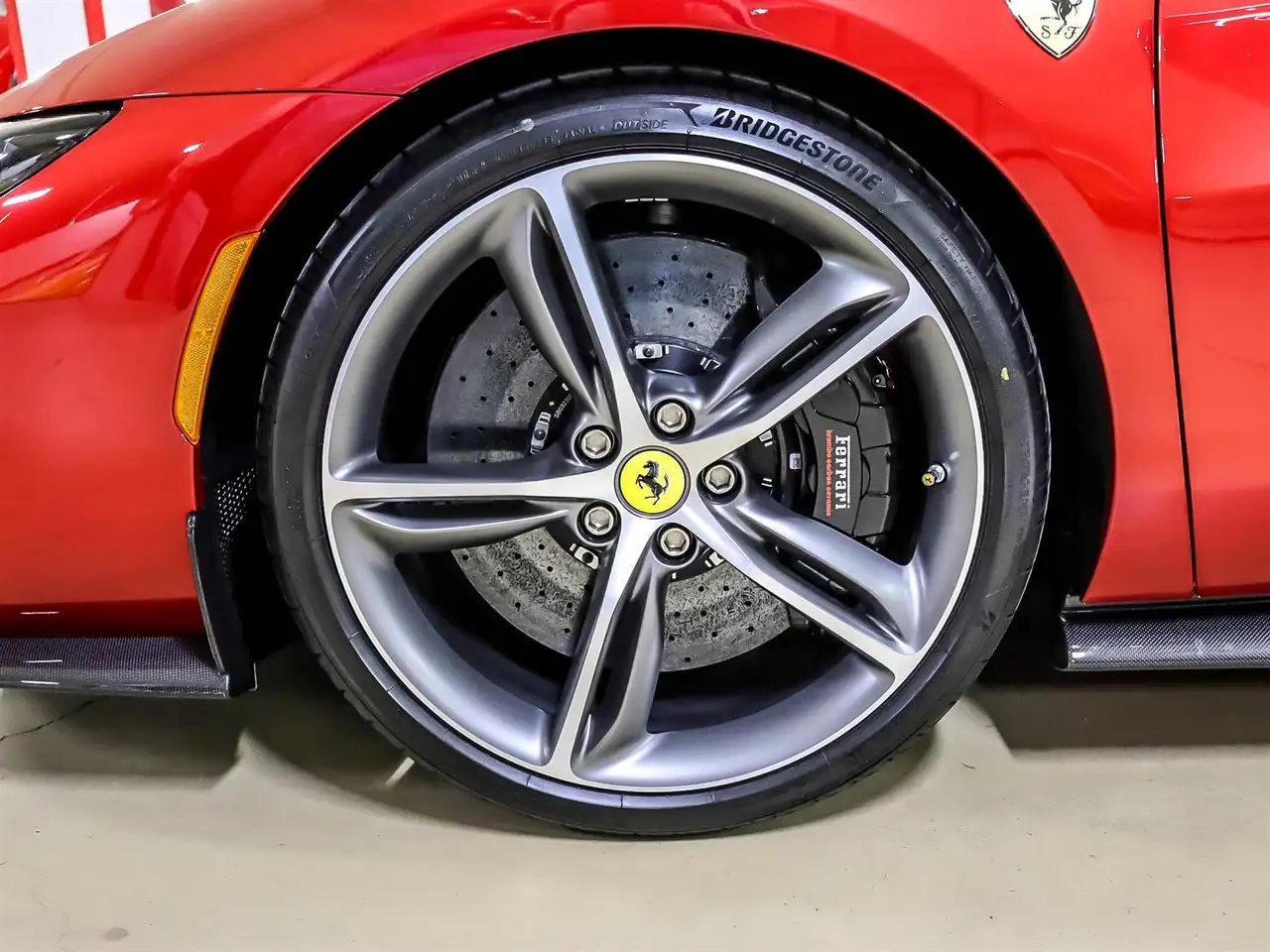 Ferrari 296 GTS снимка Ferrari 296 GTS