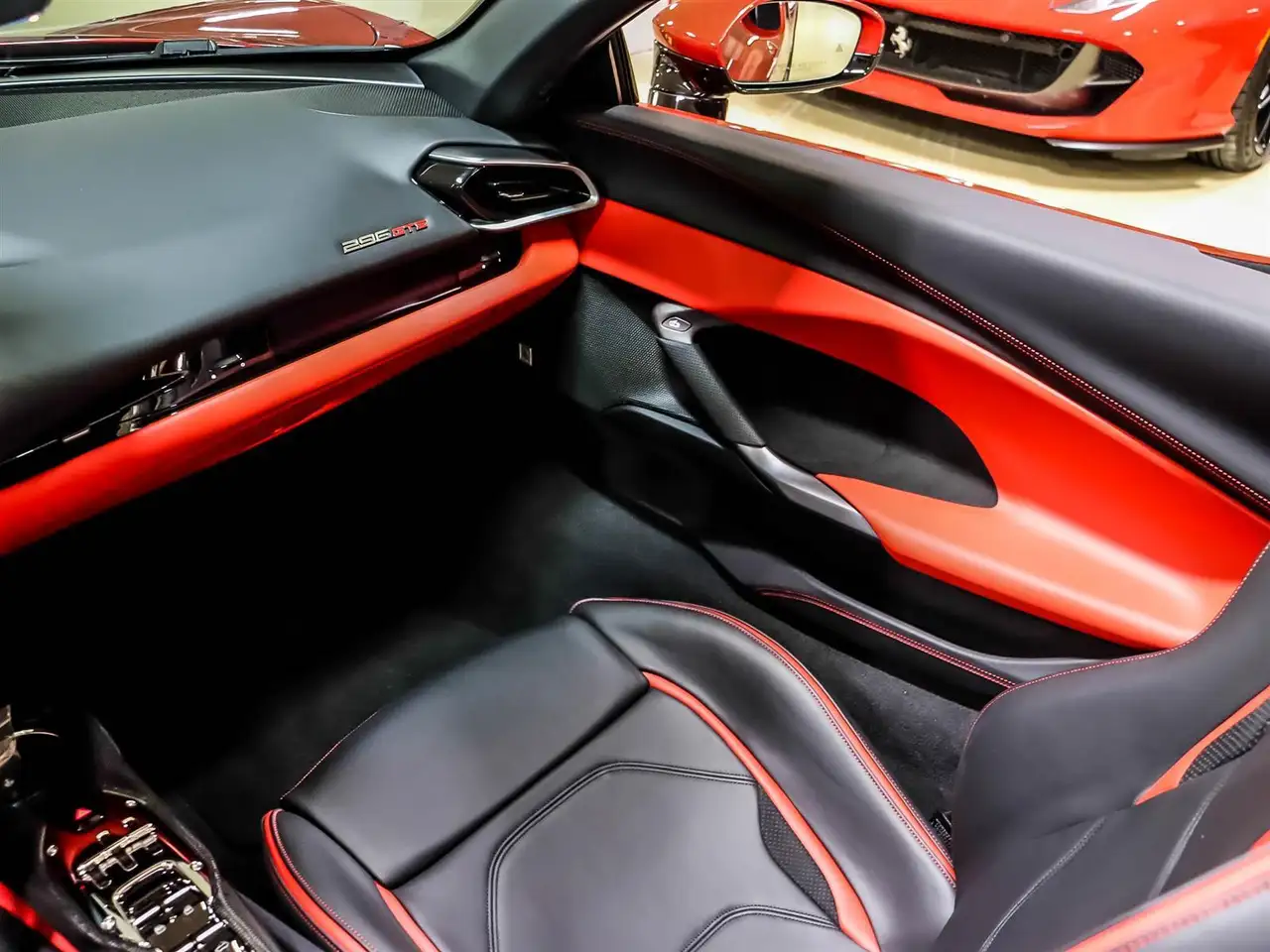 Ferrari 296 GTS снимка Ferrari 296 GTS