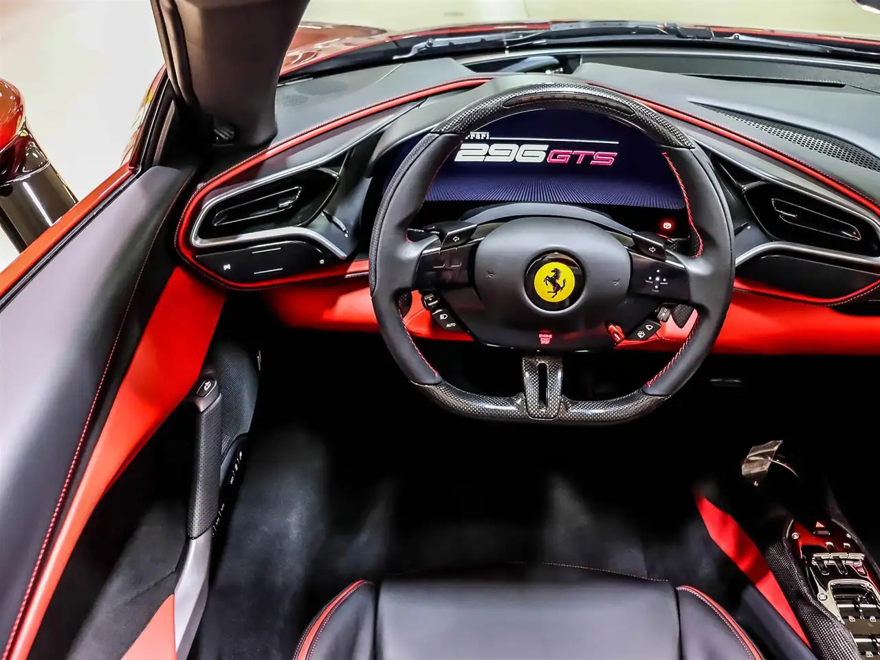 Ferrari 296 GTS снимка Ferrari 296 GTS