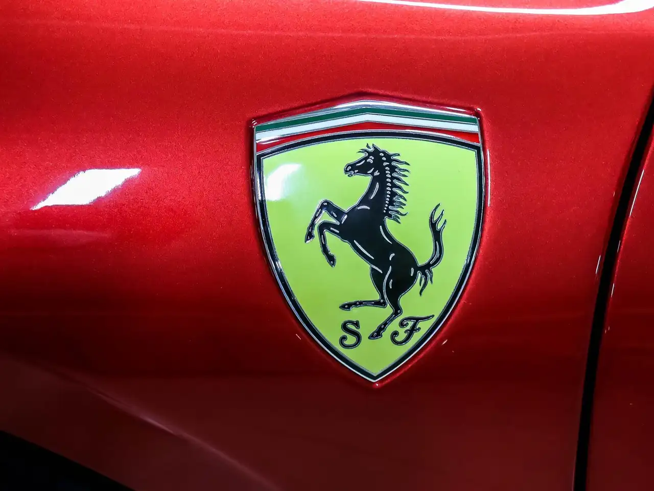 Ferrari 296 GTS снимка Ferrari 296 GTS