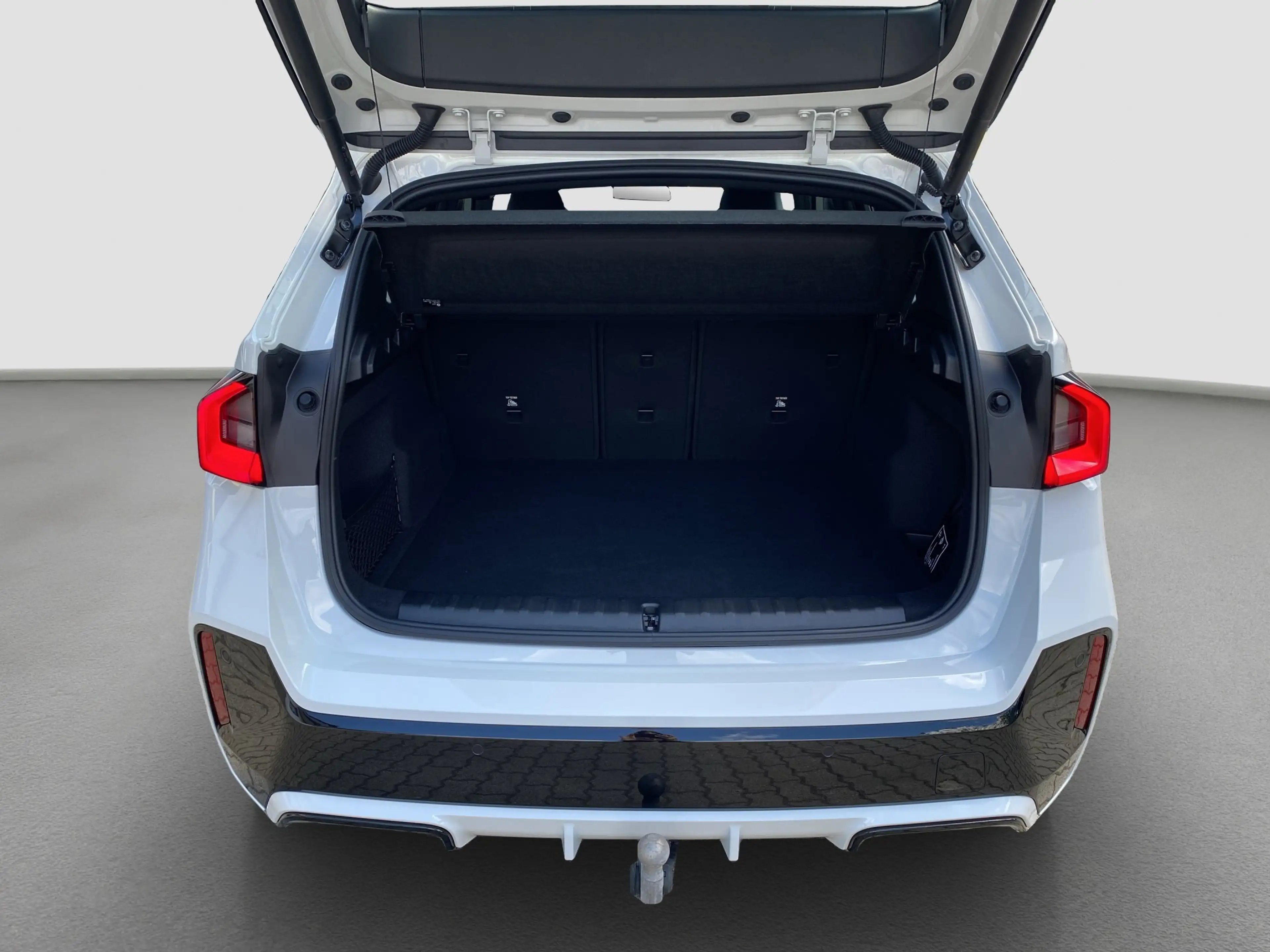 BMW X1 xDrive20d ///M-Sport ACC SpurAss 360° AHK — photo 10