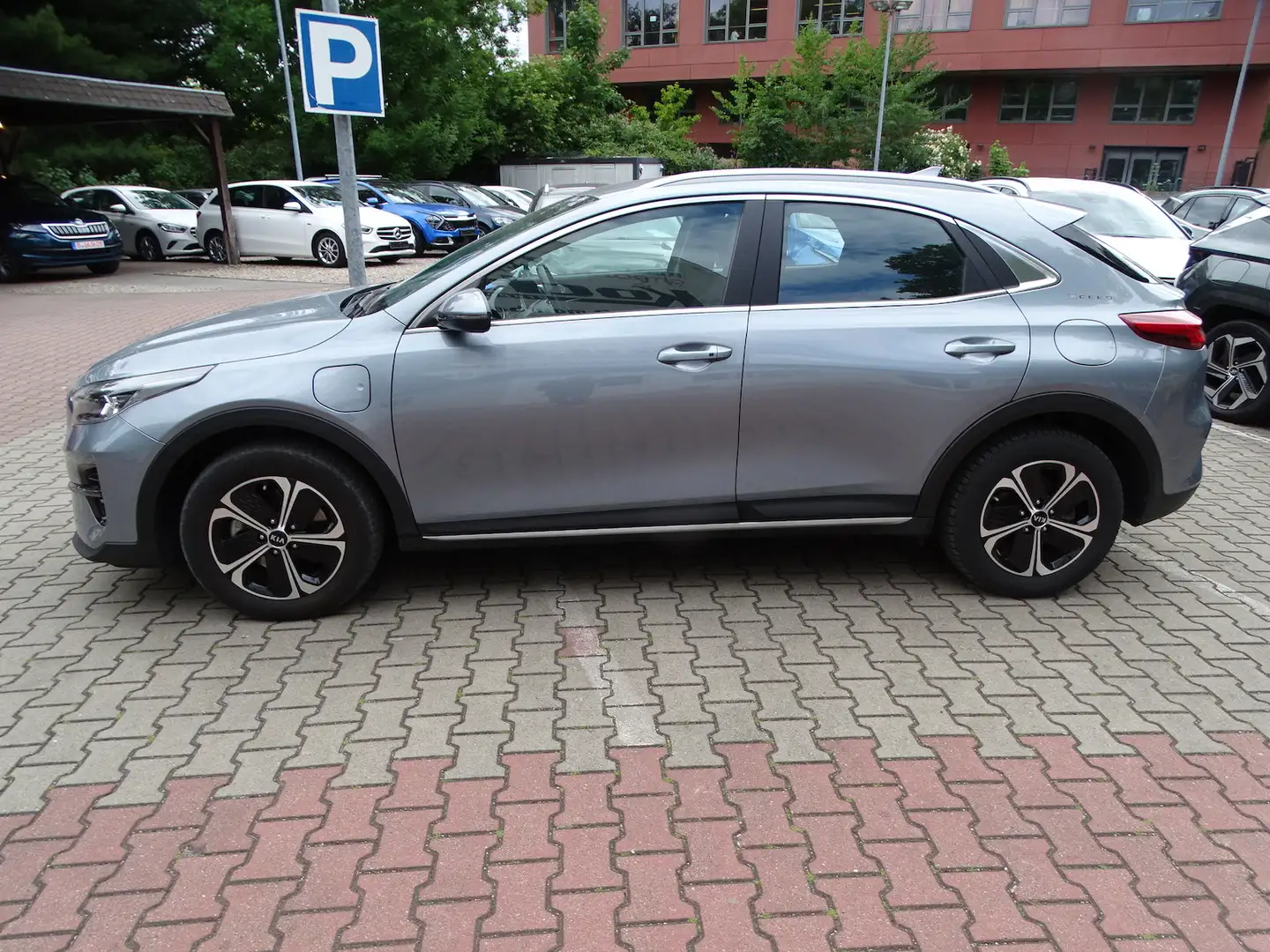 Kia XCeed 1.6 Plug-in Hybrid Vision Automatik Blau - 2