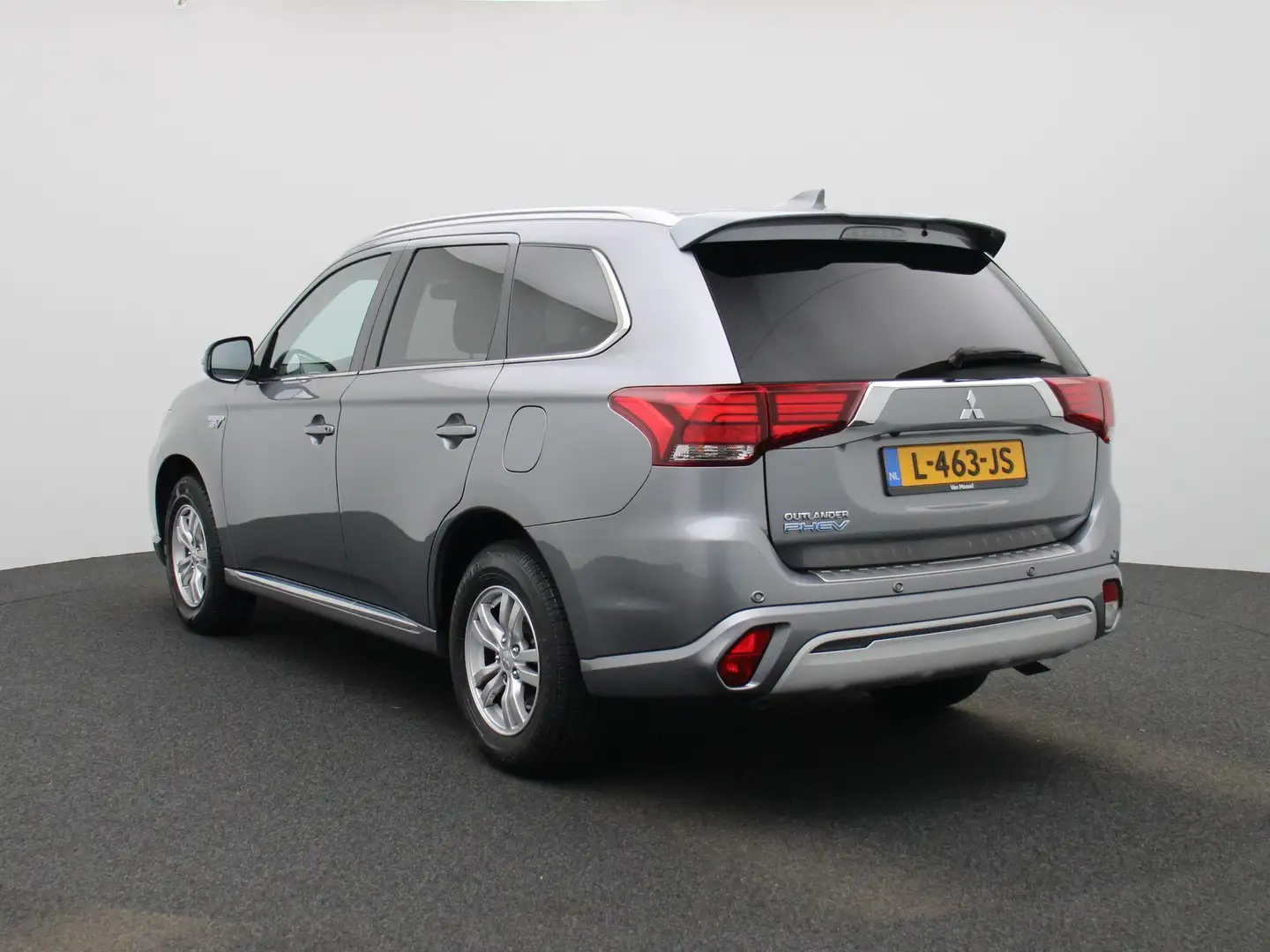 Mitsubishi Outlander 2.4 PHEV Pure | VERWACHT | CAMERA | STOELVERWARMIN Grijs - 2