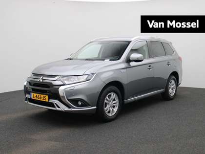 Mitsubishi Outlander 2.4 PHEV Pure | CAMERA | STOELVERWARMING | 4WD | C