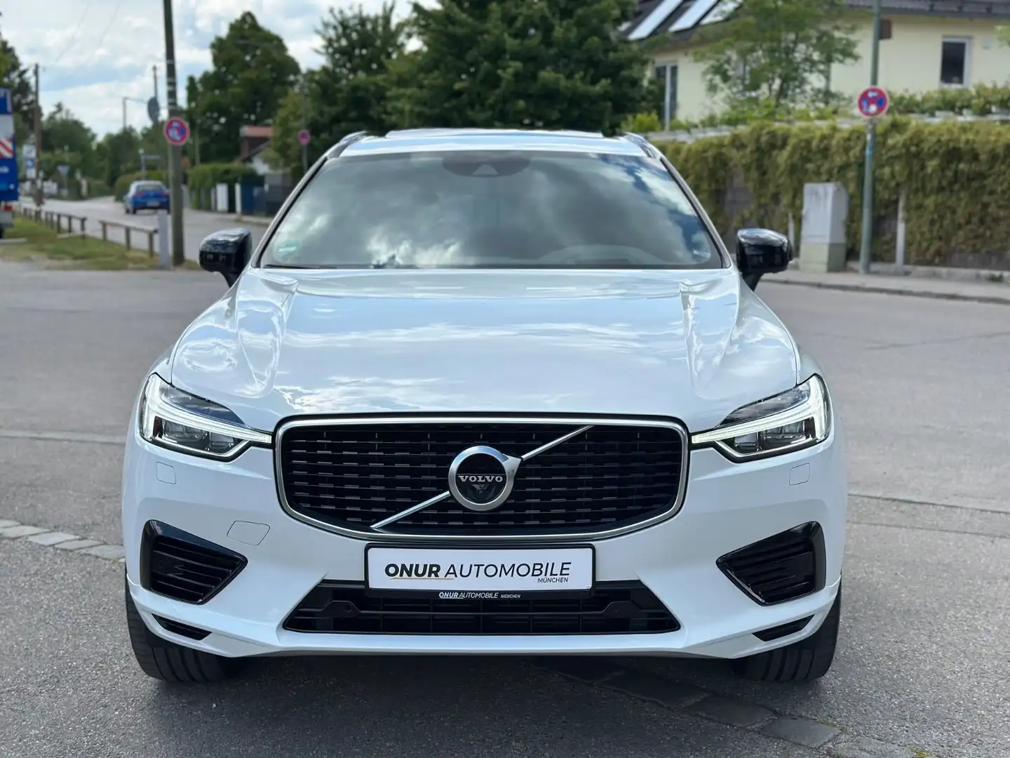 Volvo XC60 R Design T8 AWD Navi Pano HuD ACC AHK Leder Blanc - 2