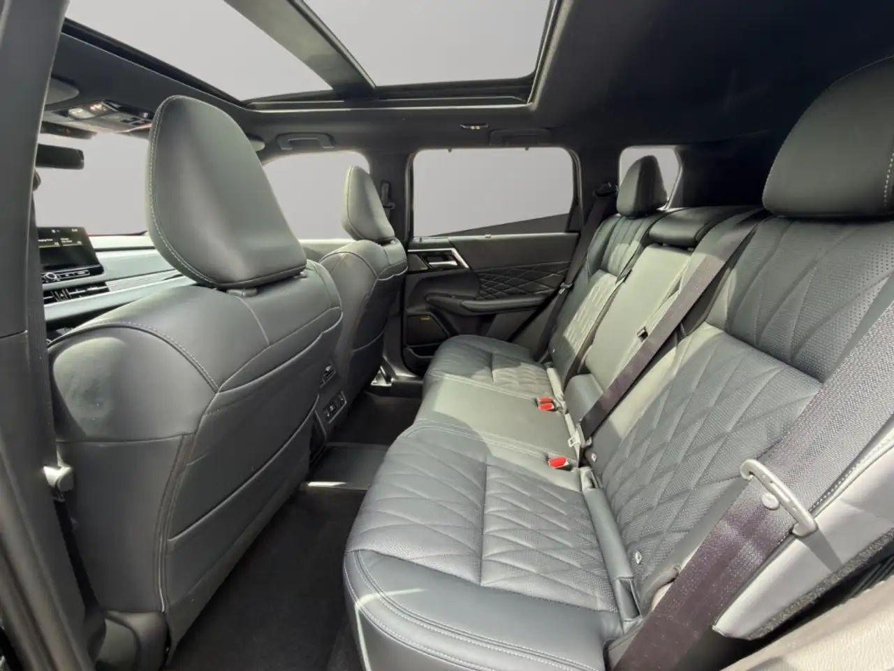 Mitsubishi Outlander 2026 — фото 10