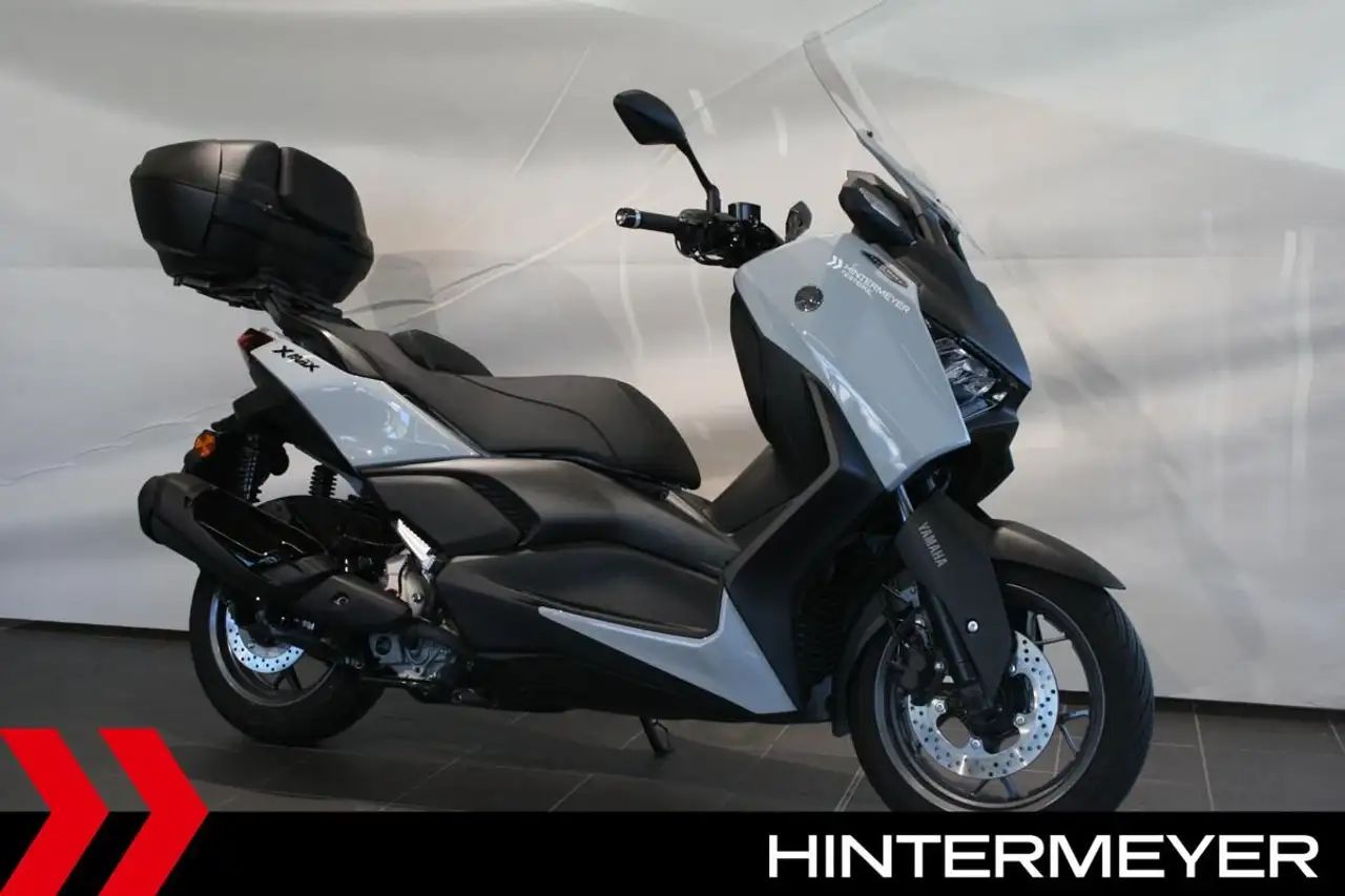 Yamaha X-Max 300