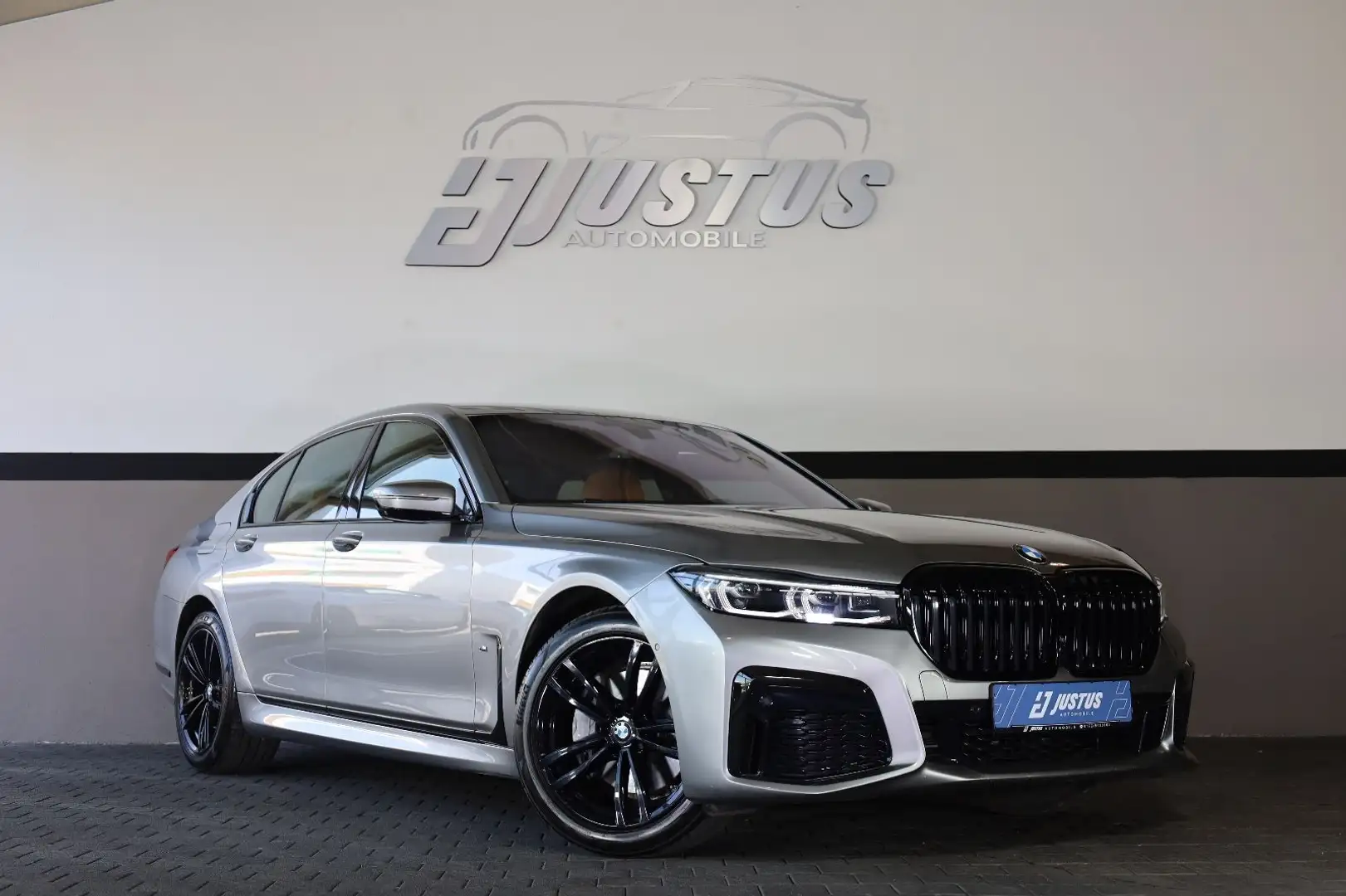 BMW 730 d/360*/HUD/SHZ/DAB/AIRMATIC/HarmanKardon/R19 Gris - 1