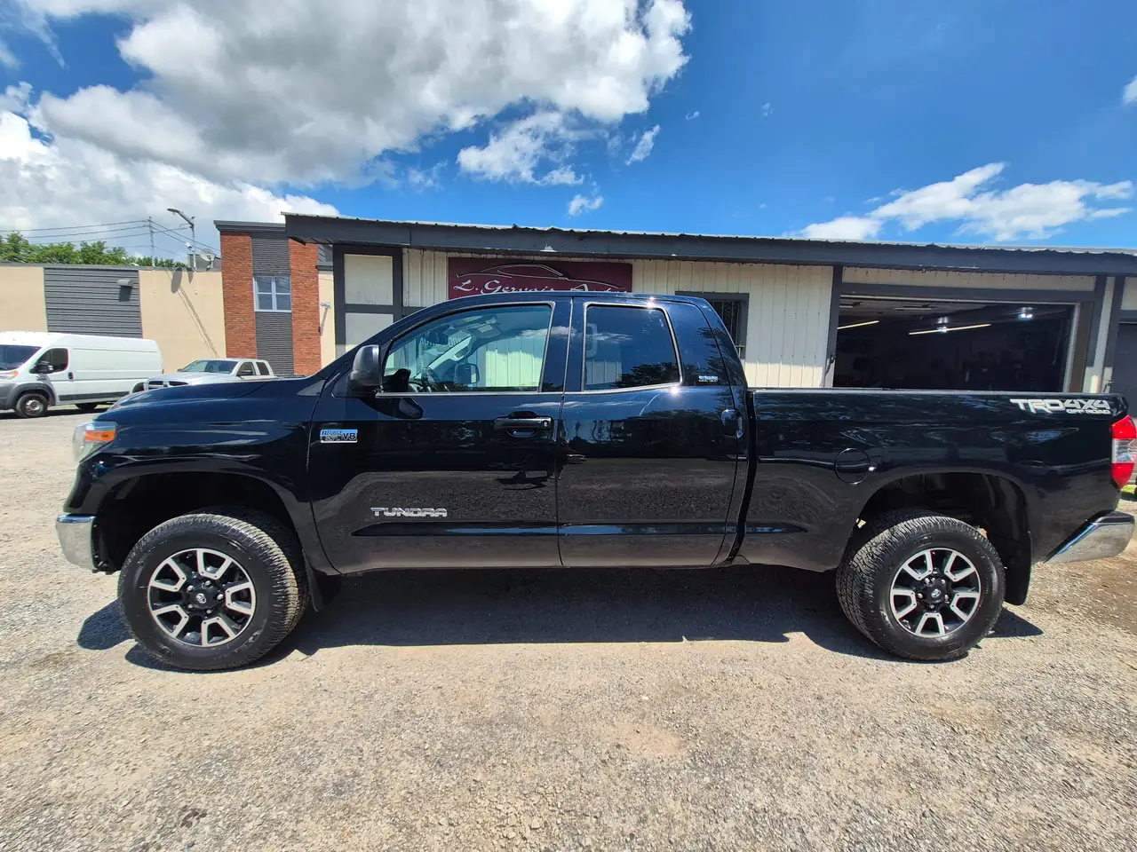 Toyota Tundra photo Toyota Tundra