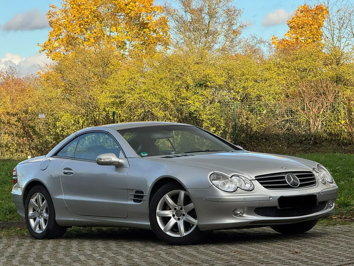 Mercedes-Benz SL 500 Top Zustand Tüv Neu voll Service bei Mercedes Silber - 2