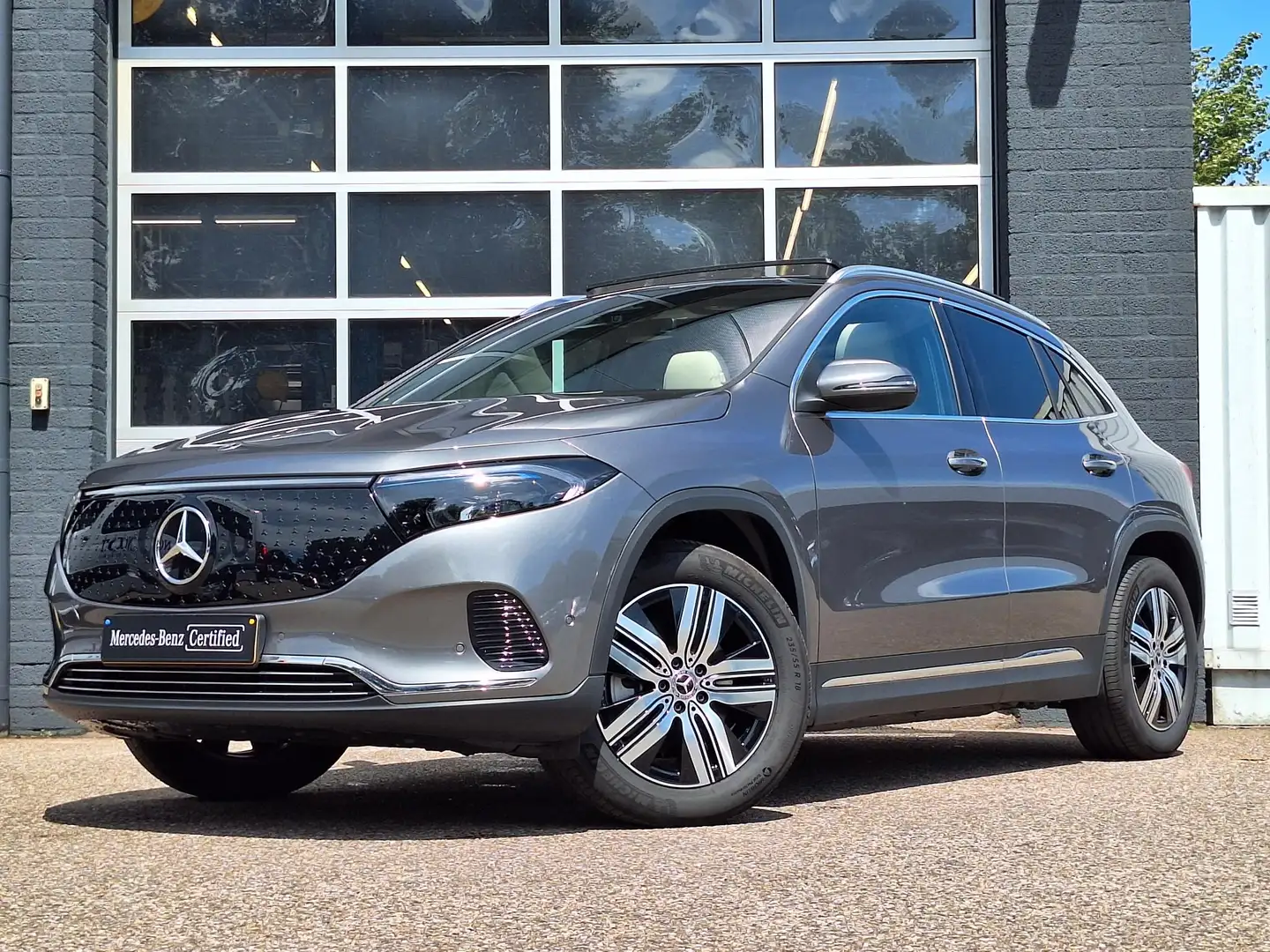 Mercedes-Benz EQA 250 250+ Luxury Line | Beige Interieur | Panoramadak | Grijs - 2