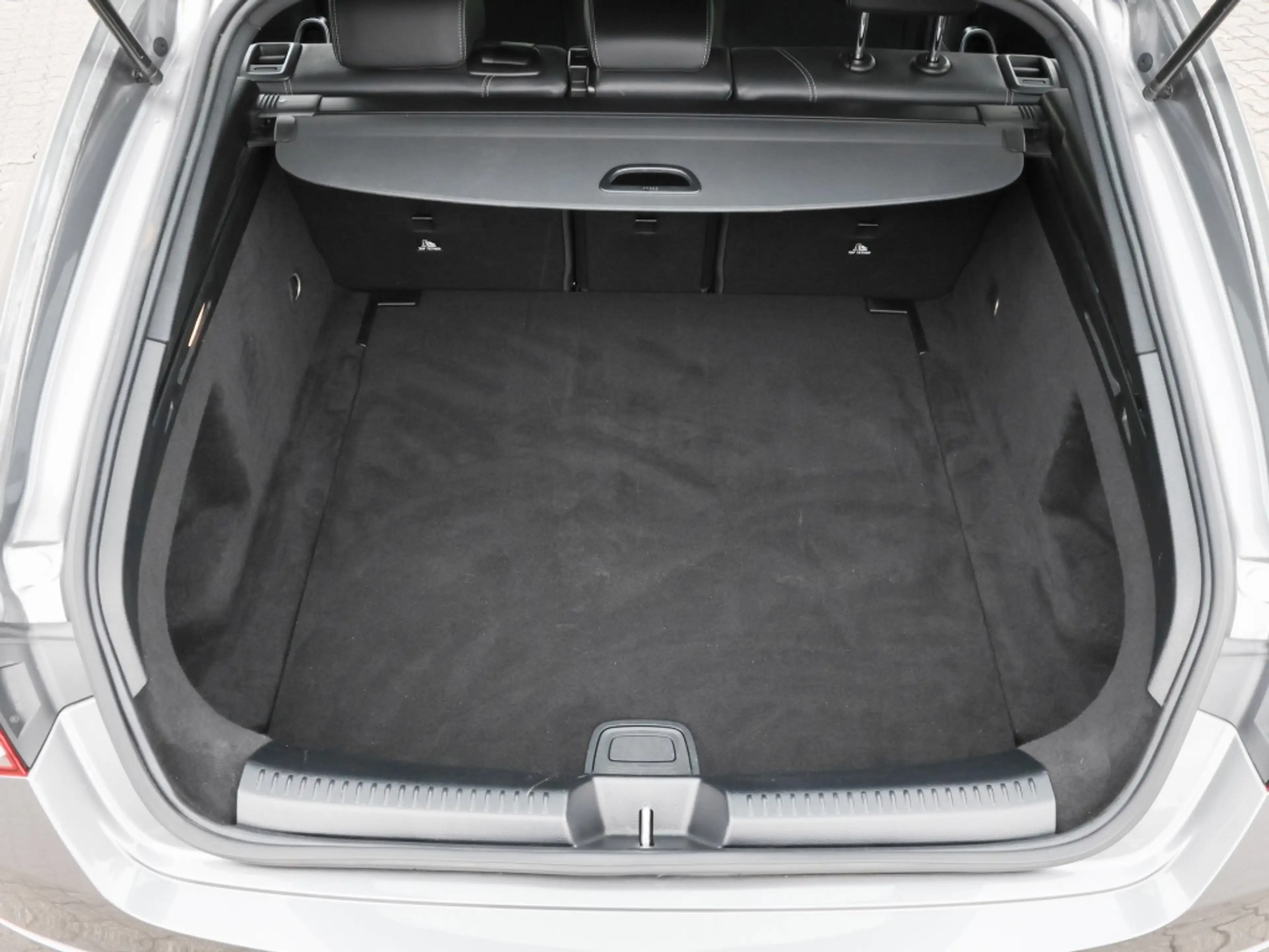 Mercedes-Benz CLA 220 d SB Progressive/AHK/StdHz/LED/Shz/Navi — photo 15