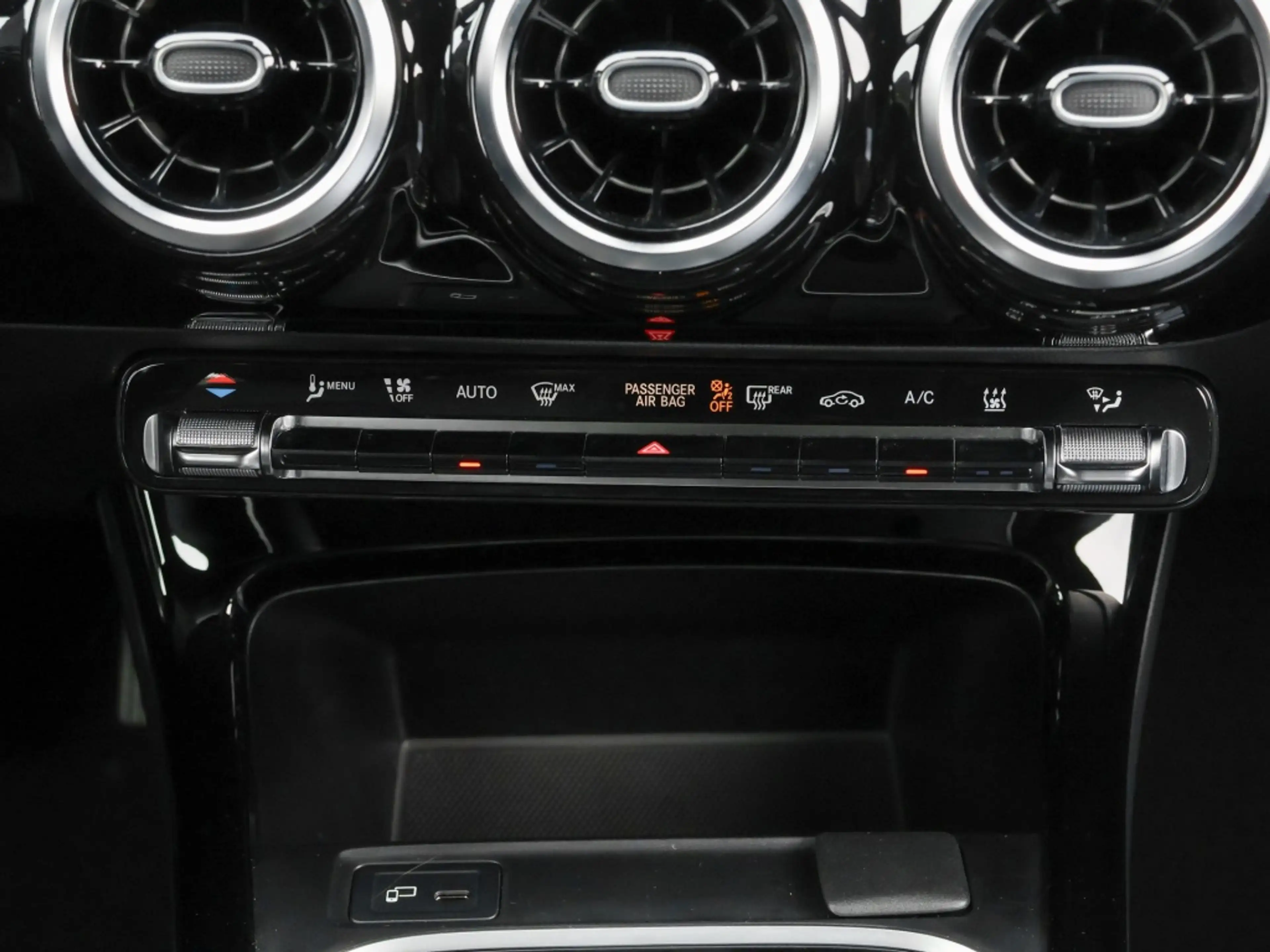 Mercedes-Benz CLA 220 d SB Progressive/AHK/StdHz/LED/Shz/Navi — photo 11