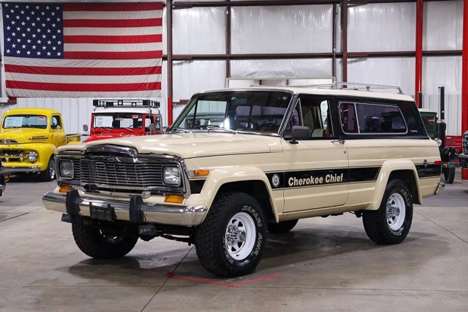 Jeep Cherokee Chief - 1