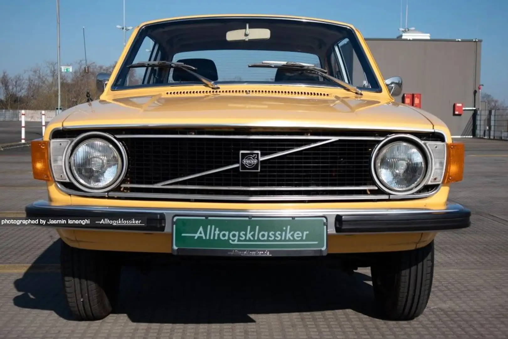 Volvo 142 Jaune - 2