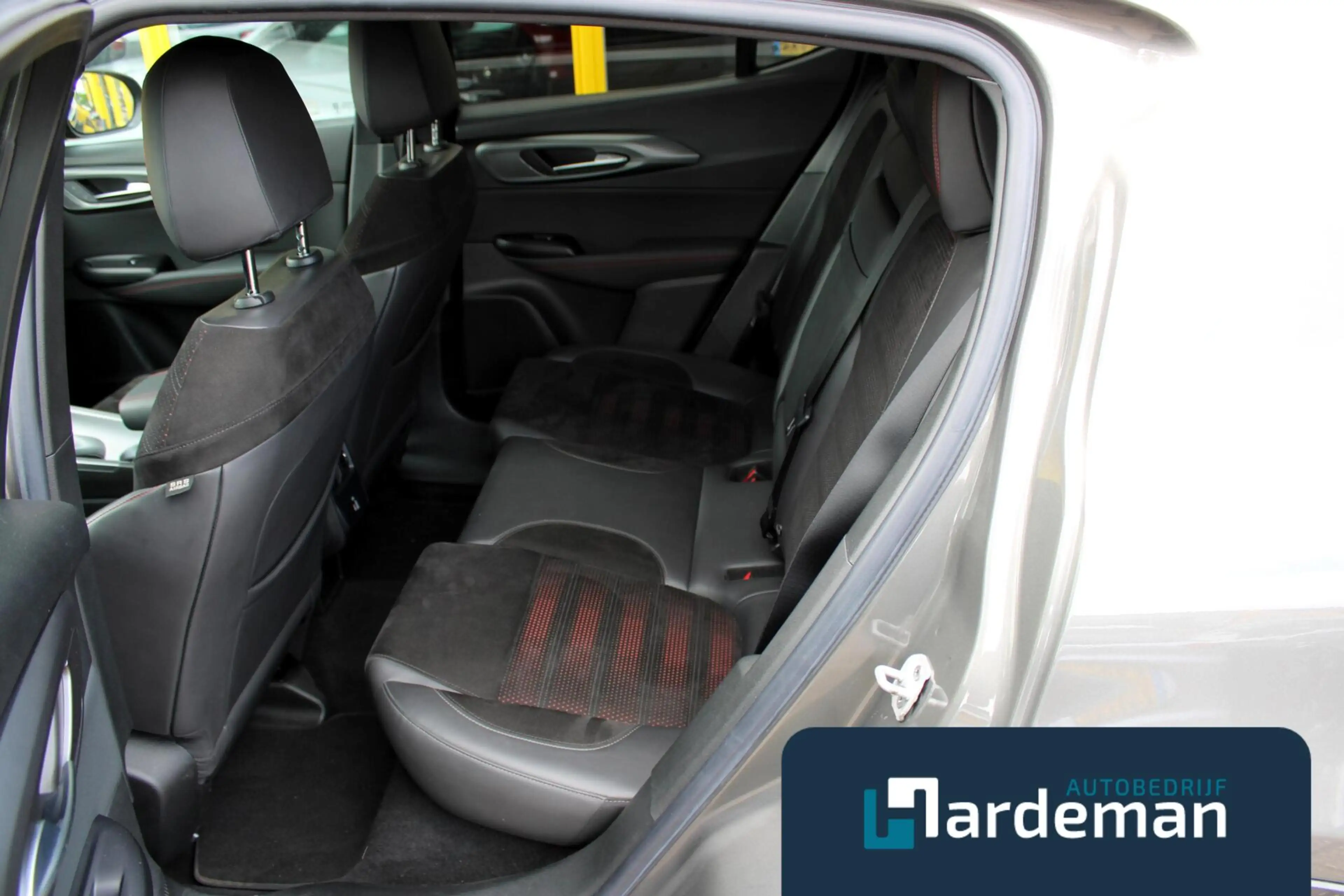 Alfa Romeo Tonale 1.5T Hybrid Edizione Speciale Carplay — photo 8