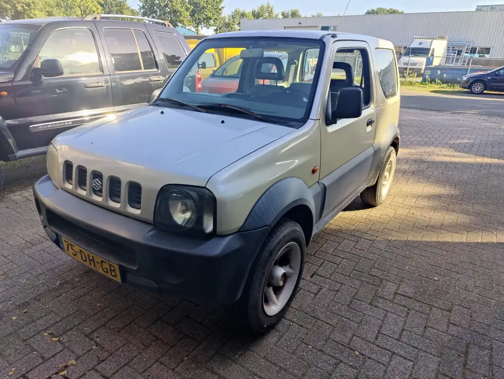 Suzuki Jimny 1999 из Европы — купить под ключ