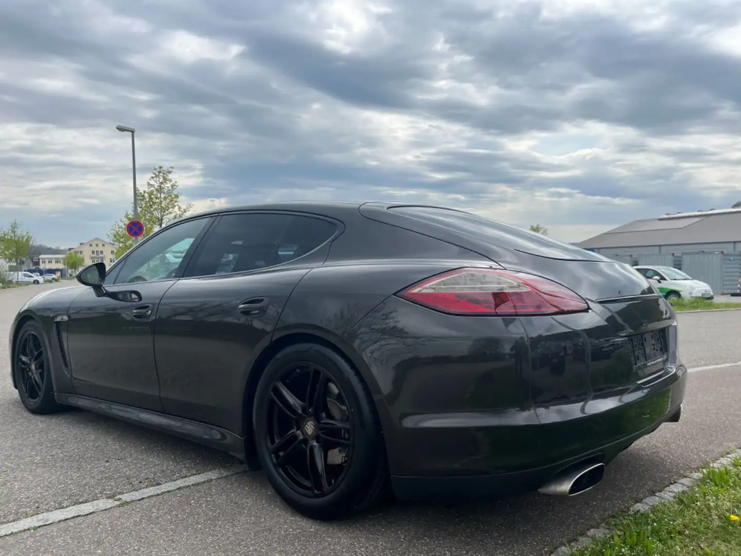 Porsche Panamera 4 / Bi-Xenon/ Klappenauspuff/ Memory Grau - 2