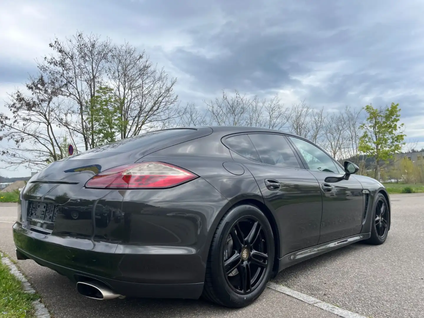 Porsche Panamera 4 / Bi-Xenon/ Klappenauspuff/ Memory Grijs - 2